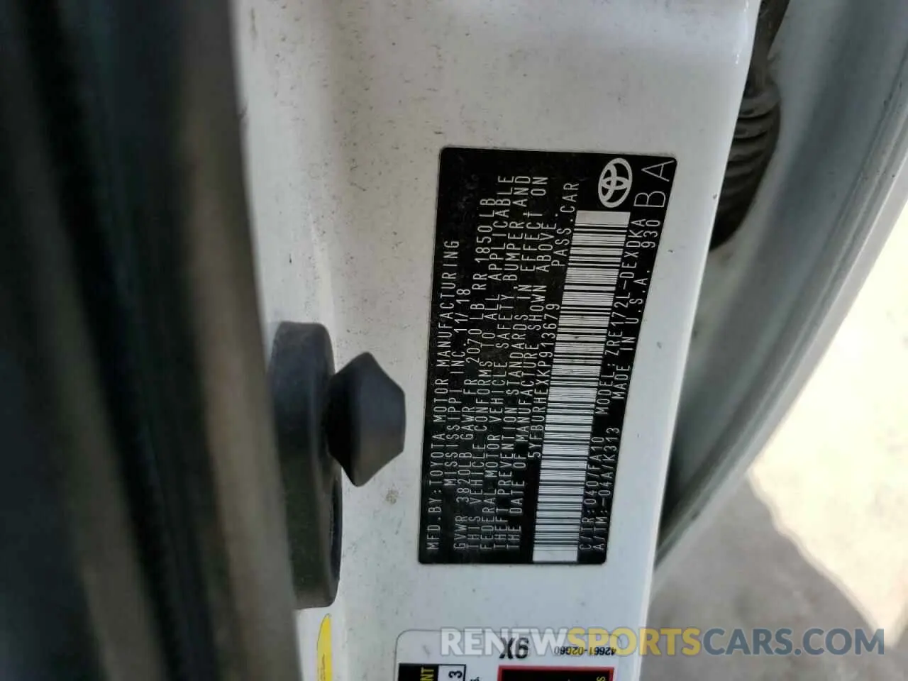12 fotografías del automóvil dañado 5YFBURHEXKP913679 TOYOTA COROLLA 2019