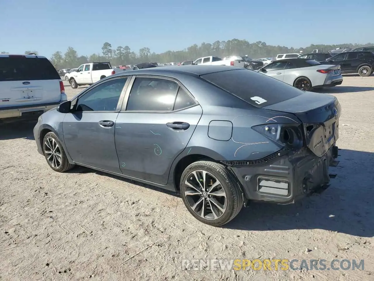 2 fotografías del automóvil dañado 5YFBURHEXKP914198 TOYOTA COROLLA 2019