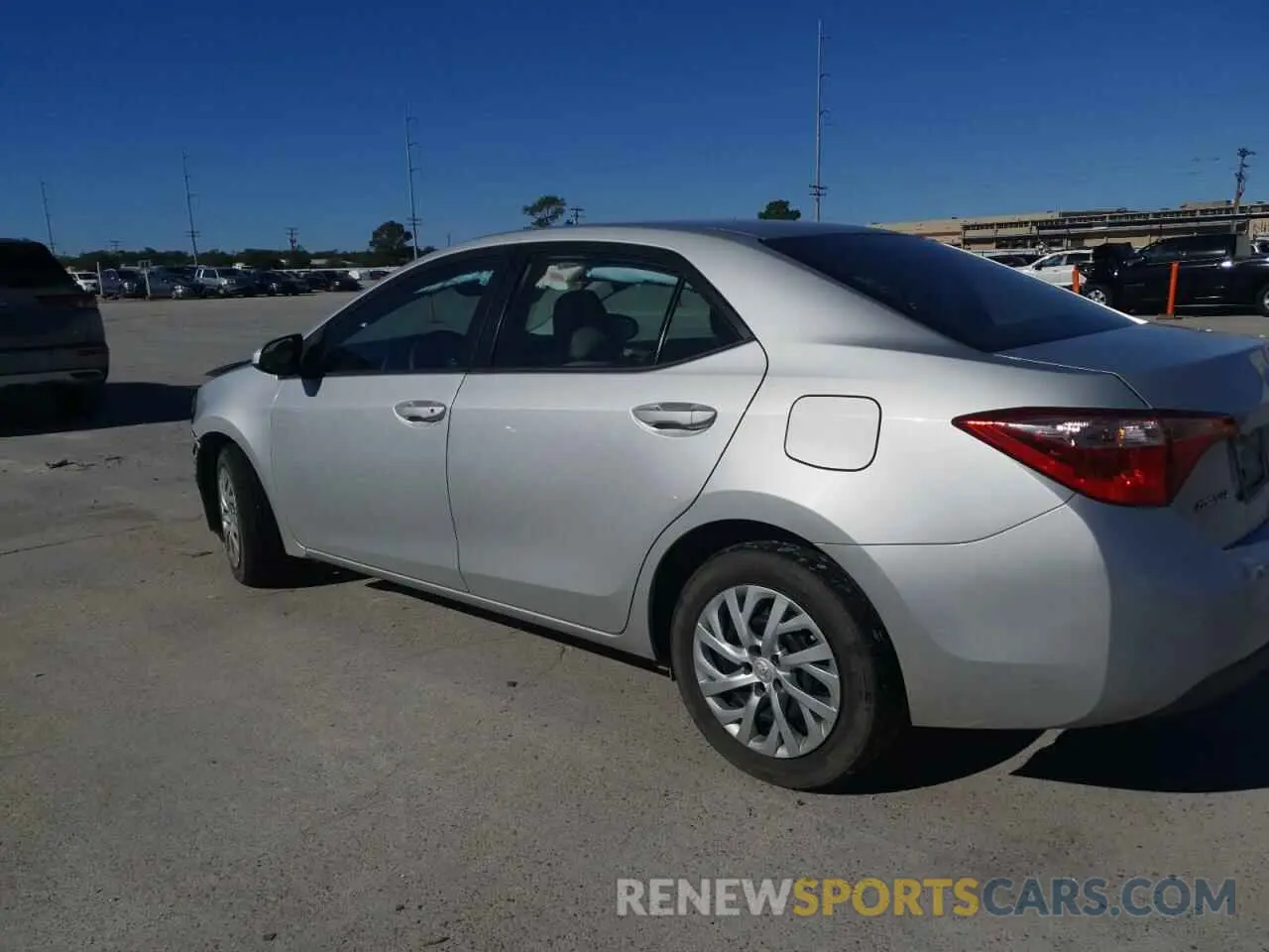 2 fotografías del automóvil dañado 5YFBURHEXKP915254 TOYOTA COROLLA 2019