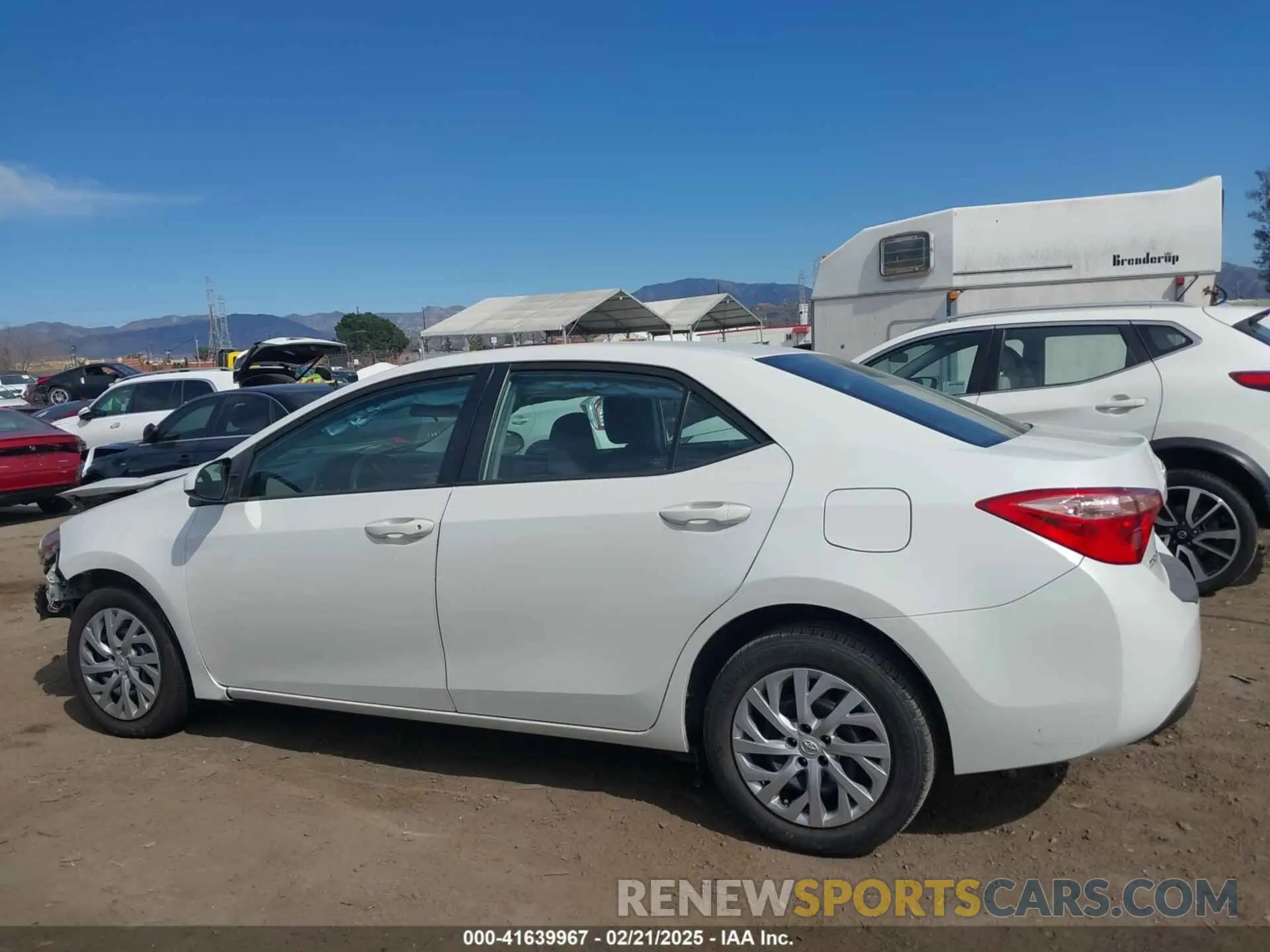 14 fotografías del automóvil dañado 5YFBURHEXKP921314 TOYOTA COROLLA 2019