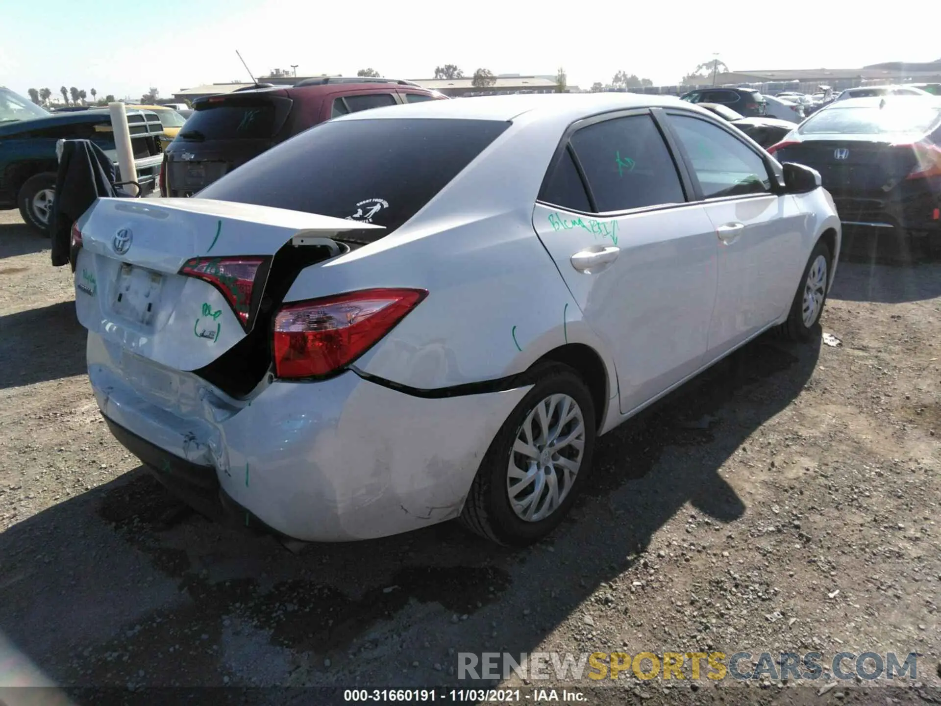 4 fotografías del automóvil dañado 5YFBURHEXKP923385 TOYOTA COROLLA 2019