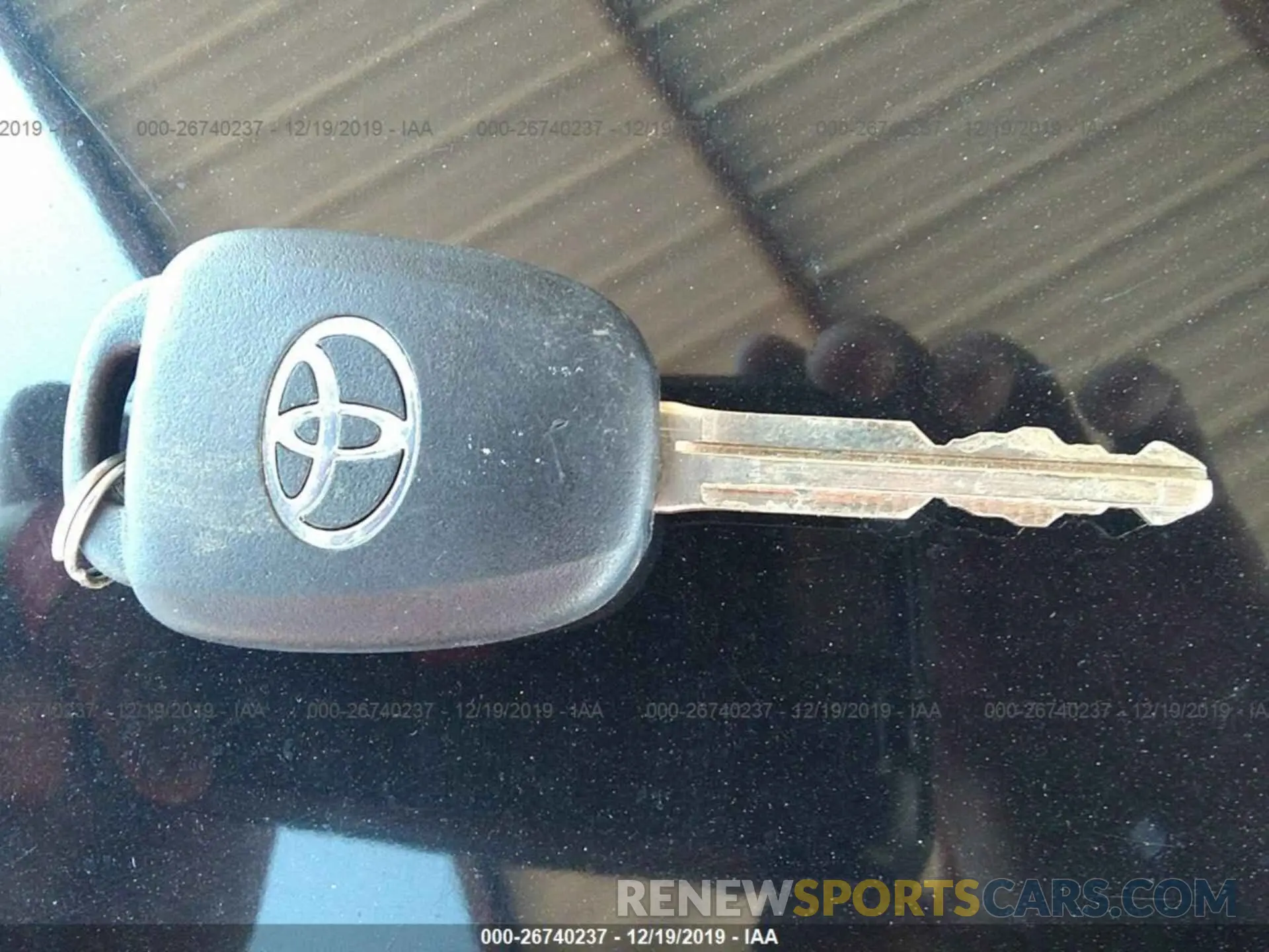 11 fotografías del automóvil dañado 5YFBURHEXKP925086 TOYOTA COROLLA 2019