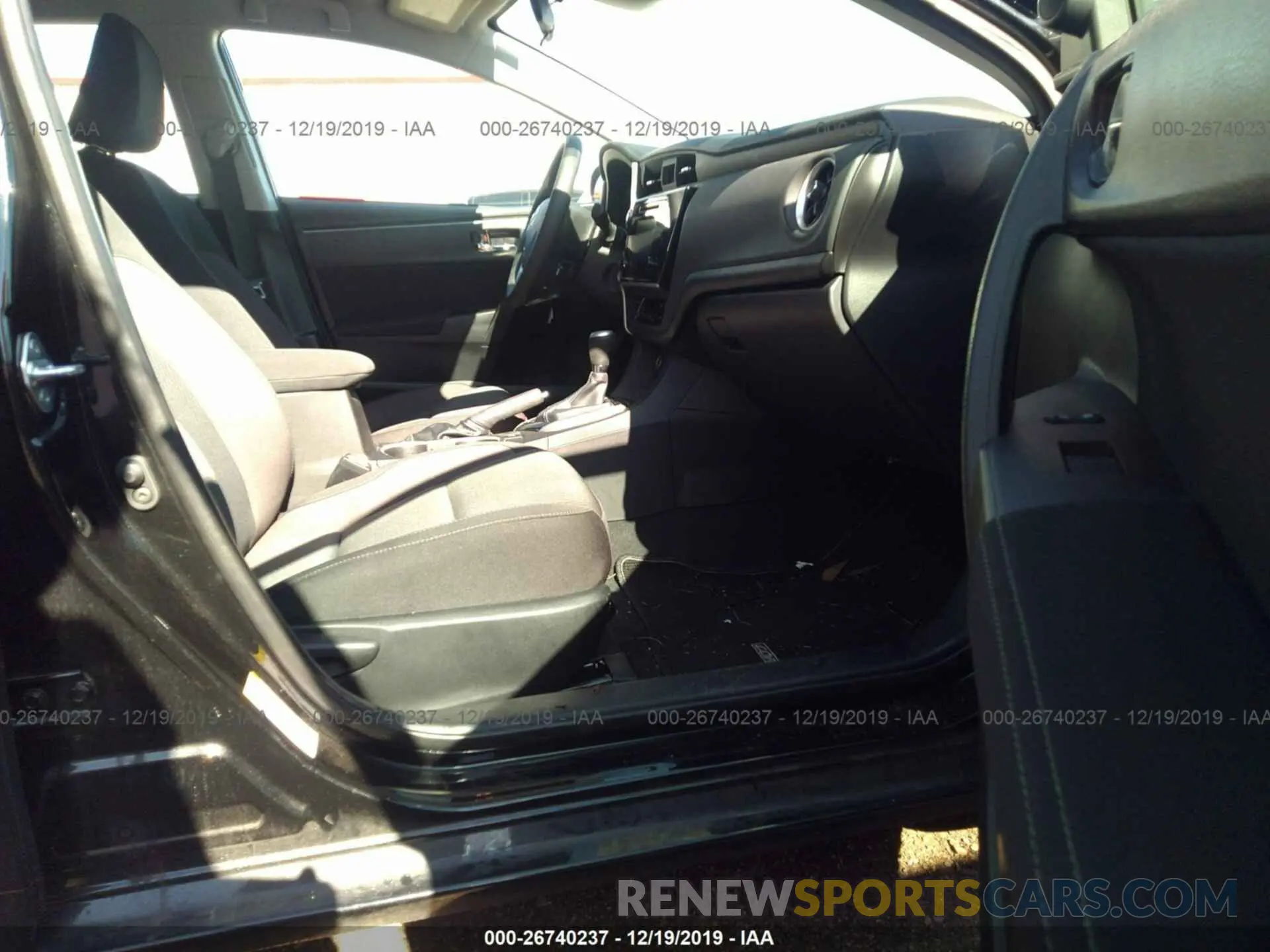 5 fotografías del automóvil dañado 5YFBURHEXKP925086 TOYOTA COROLLA 2019