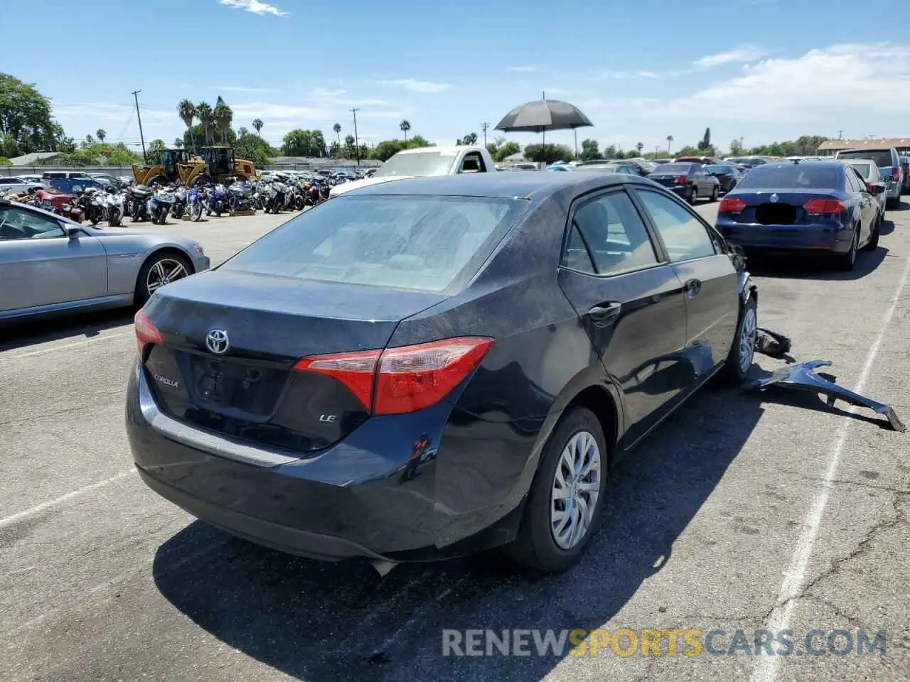 4 fotografías del automóvil dañado 5YFBURHEXKP925704 TOYOTA COROLLA 2019