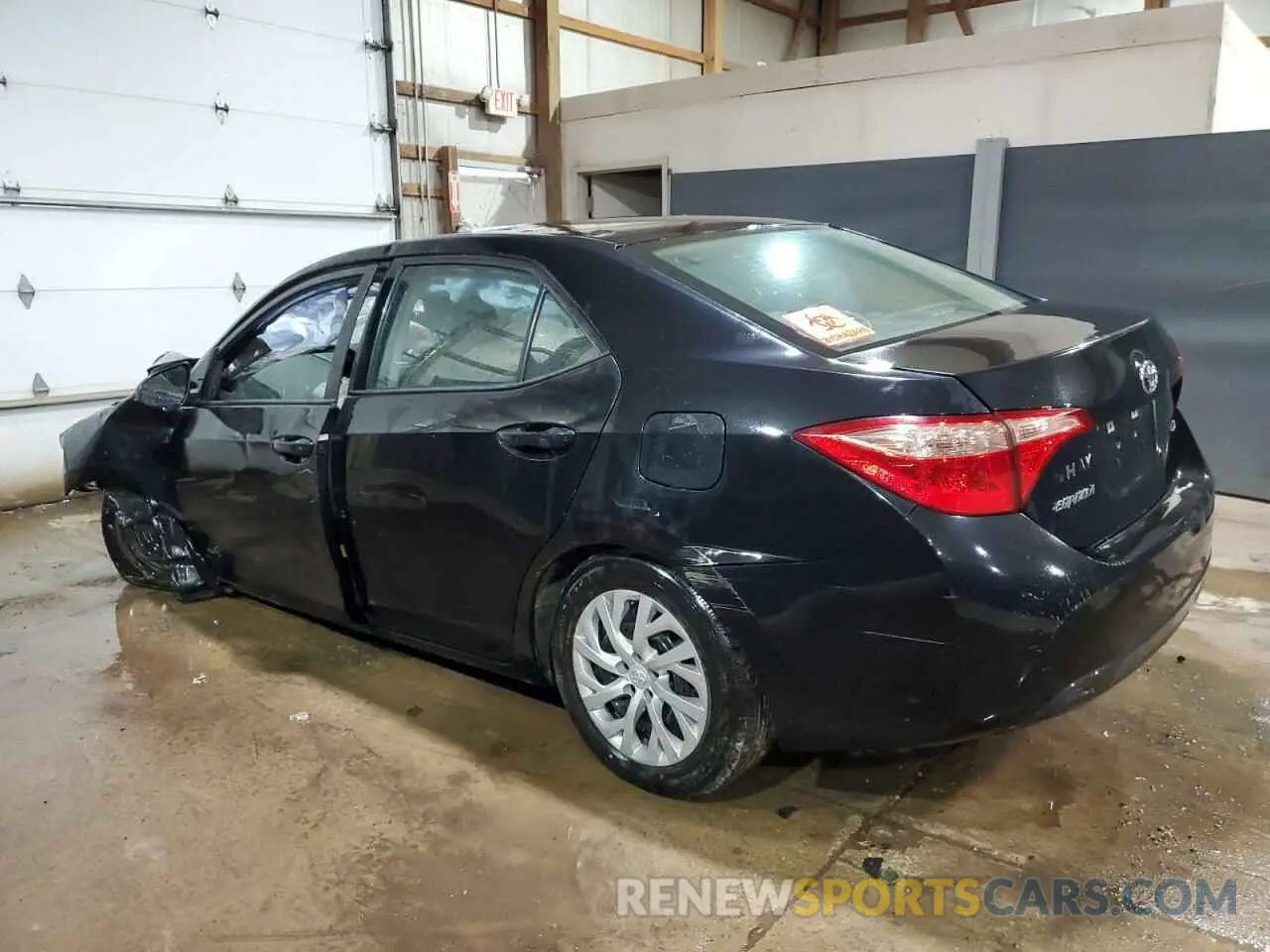 2 fotografías del automóvil dañado 5YFBURHEXKP928618 TOYOTA COROLLA 2019