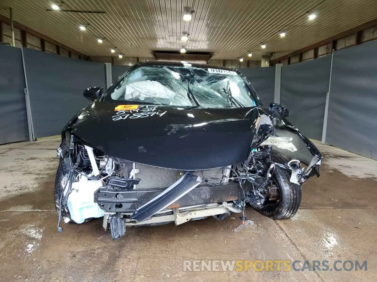 5 fotografías del automóvil dañado 5YFBURHEXKP928618 TOYOTA COROLLA 2019