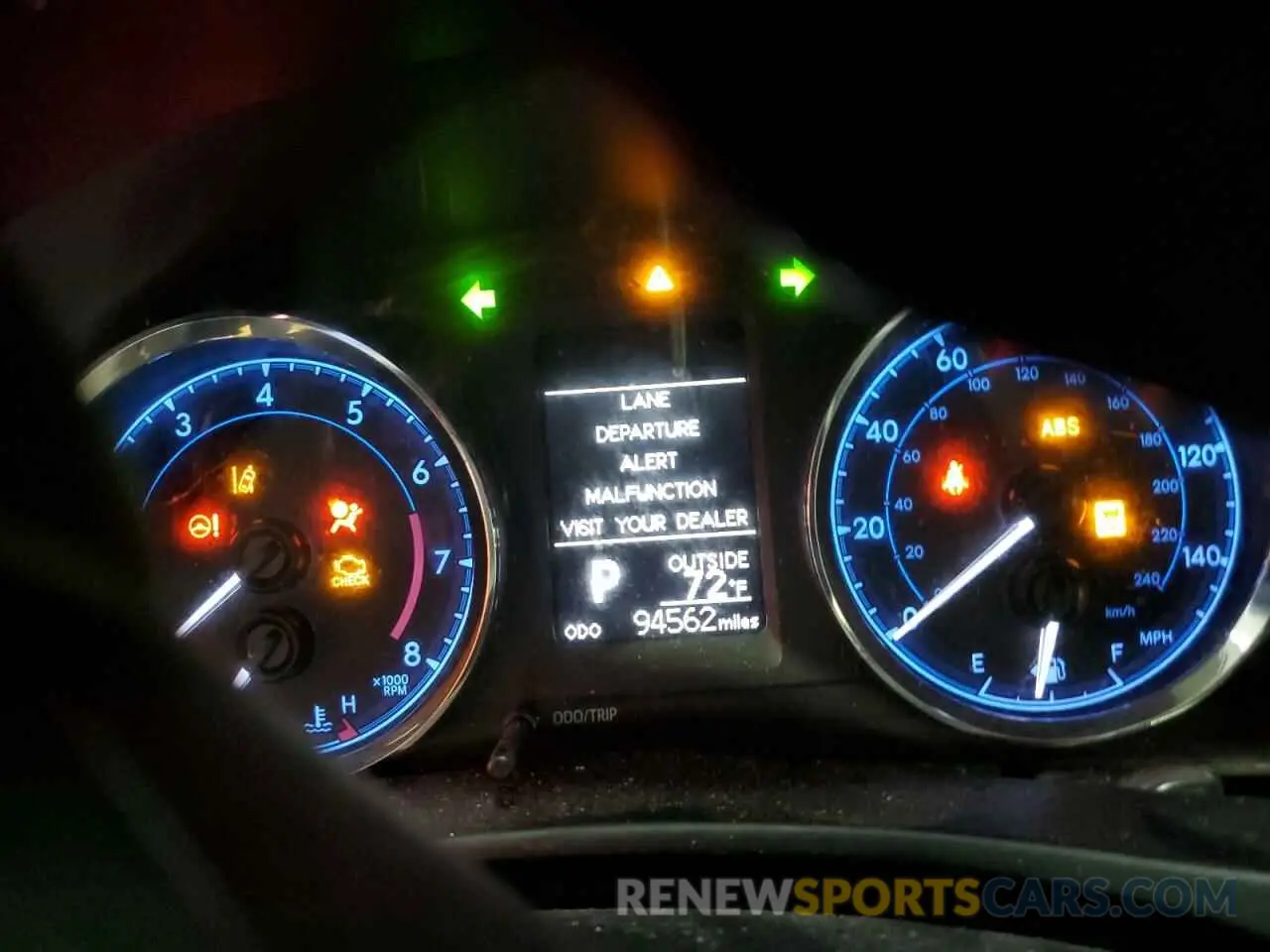 9 fotografías del automóvil dañado 5YFBURHEXKP928618 TOYOTA COROLLA 2019