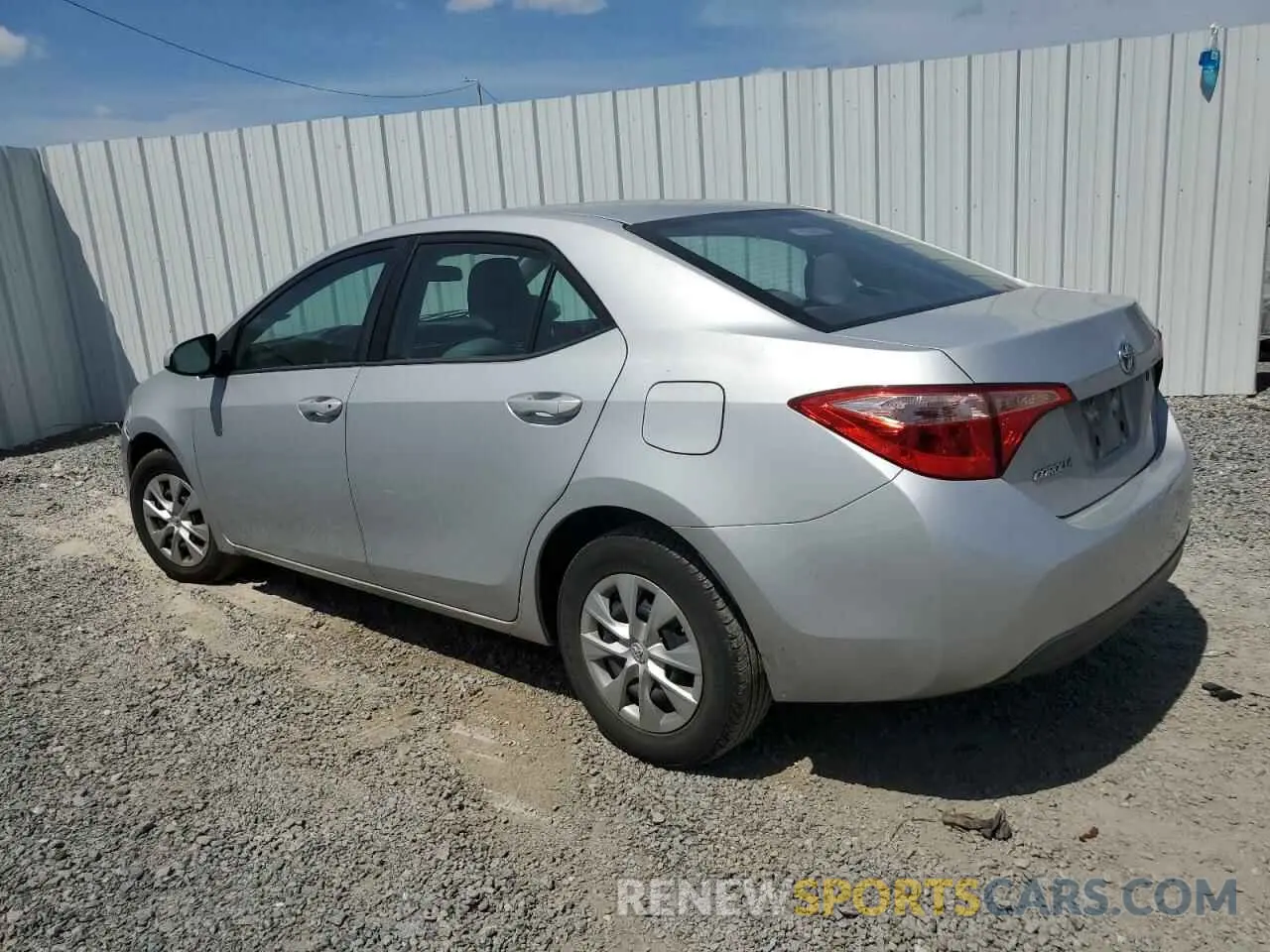 2 fotografías del automóvil dañado 5YFBURHEXKP930448 TOYOTA COROLLA 2019