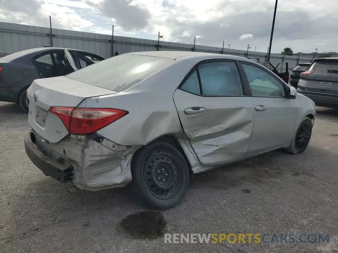 3 fotografías del automóvil dañado 5YFBURHEXKP933754 TOYOTA COROLLA 2019
