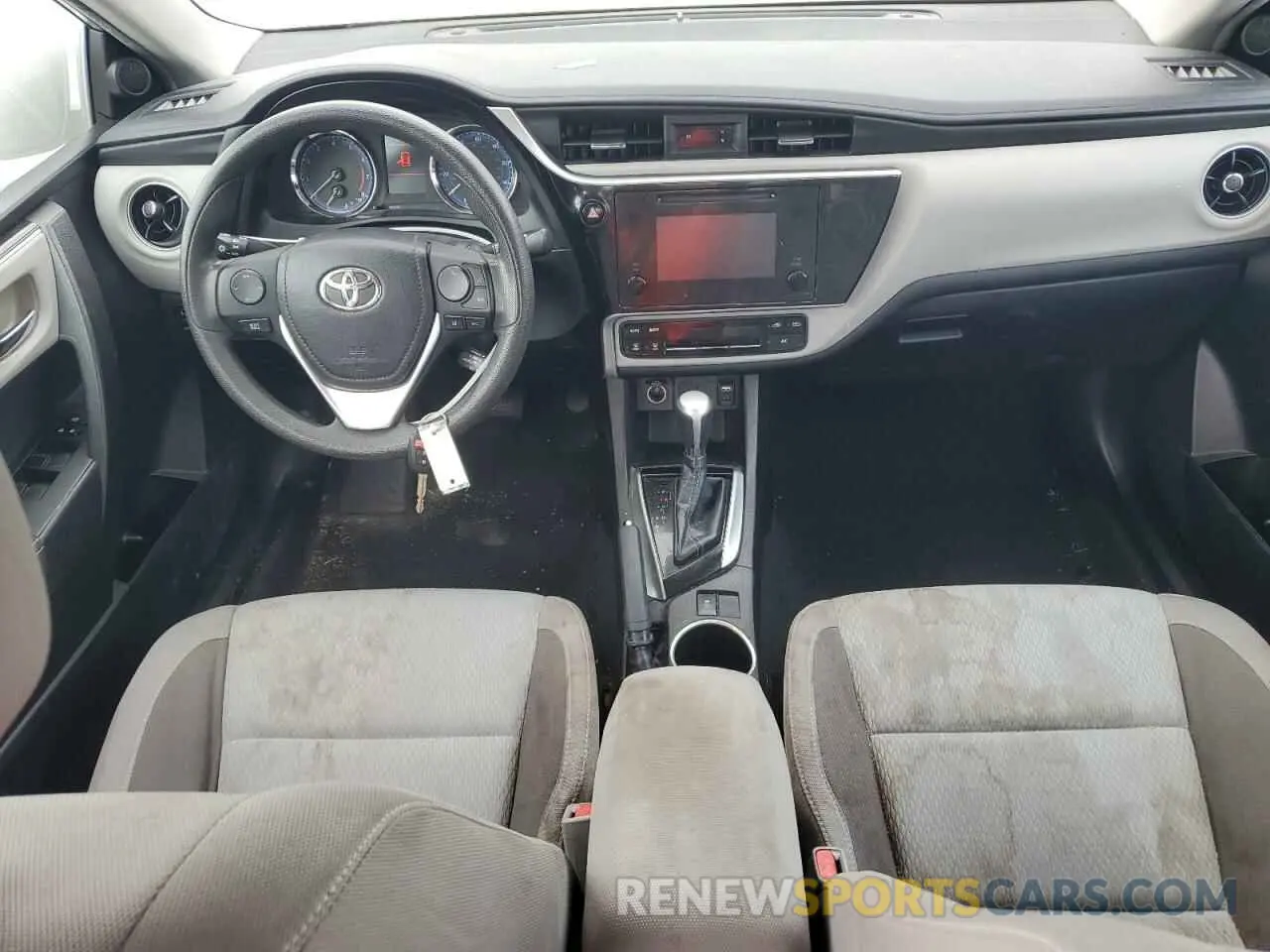 8 fotografías del automóvil dañado 5YFBURHEXKP933754 TOYOTA COROLLA 2019