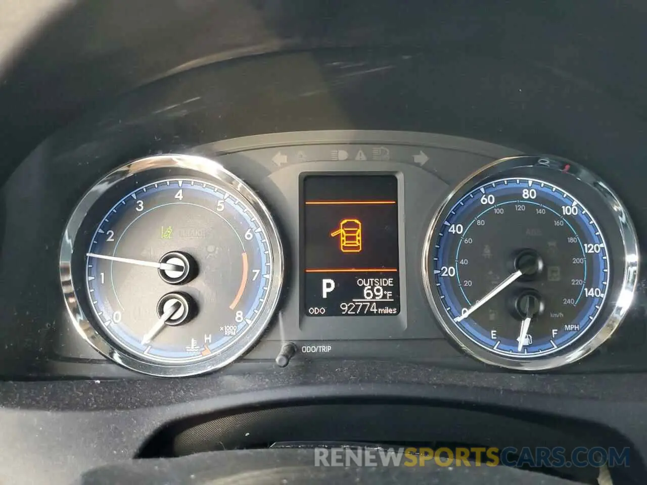 9 fotografías del automóvil dañado 5YFBURHEXKP934158 TOYOTA COROLLA 2019