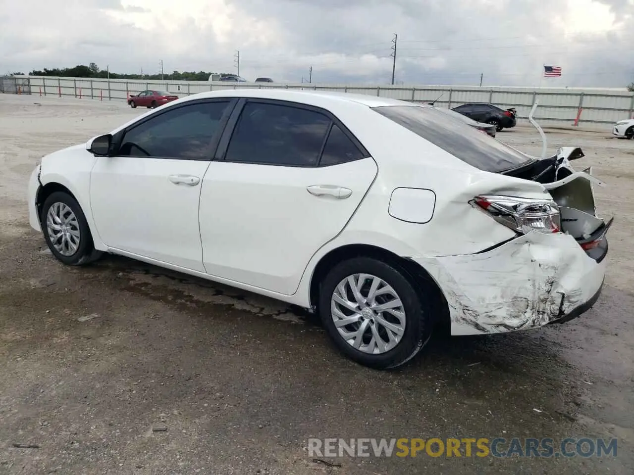 2 fotografías del automóvil dañado 5YFBURHEXKP934497 TOYOTA COROLLA 2019