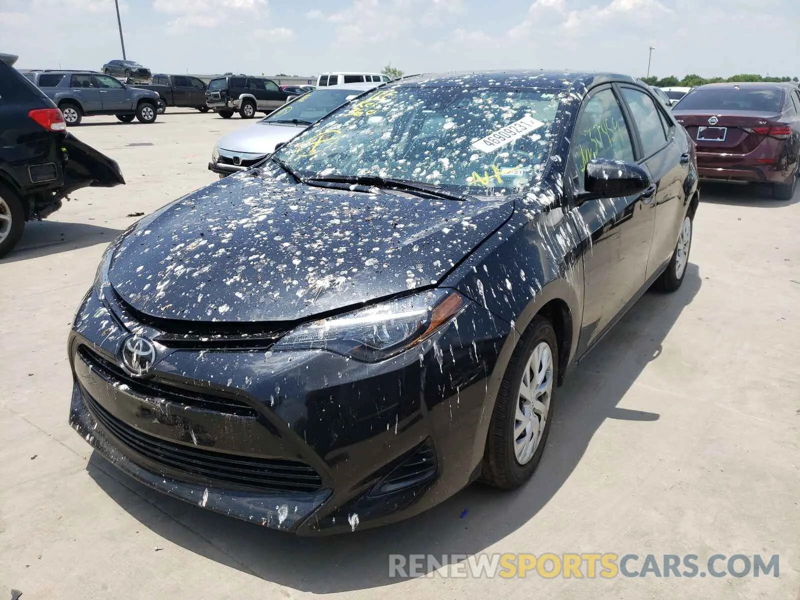 2 fotografías del automóvil dañado 5YFBURHEXKP934791 TOYOTA COROLLA 2019