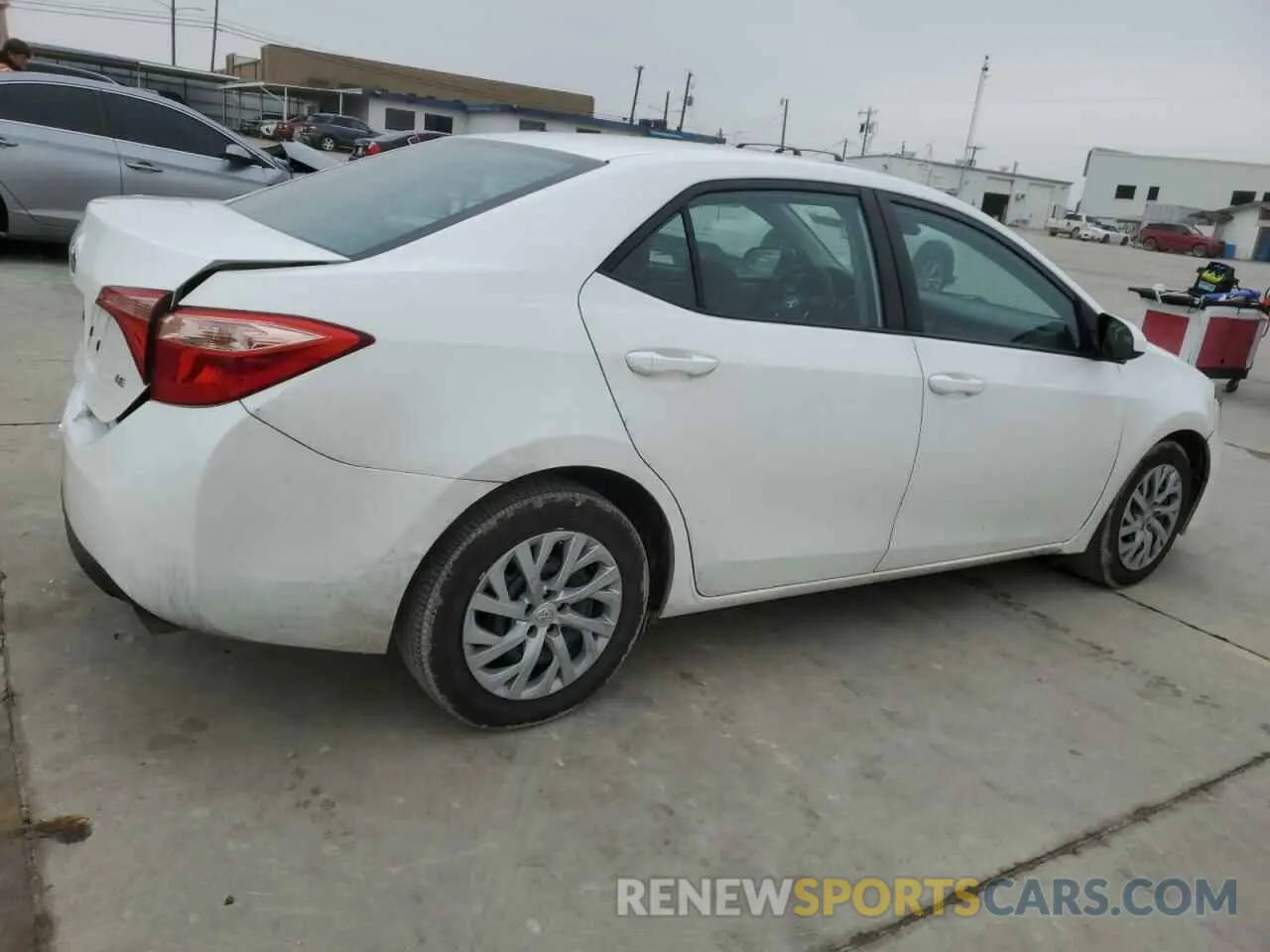3 fotografías del automóvil dañado 5YFBURHEXKP936721 TOYOTA COROLLA 2019