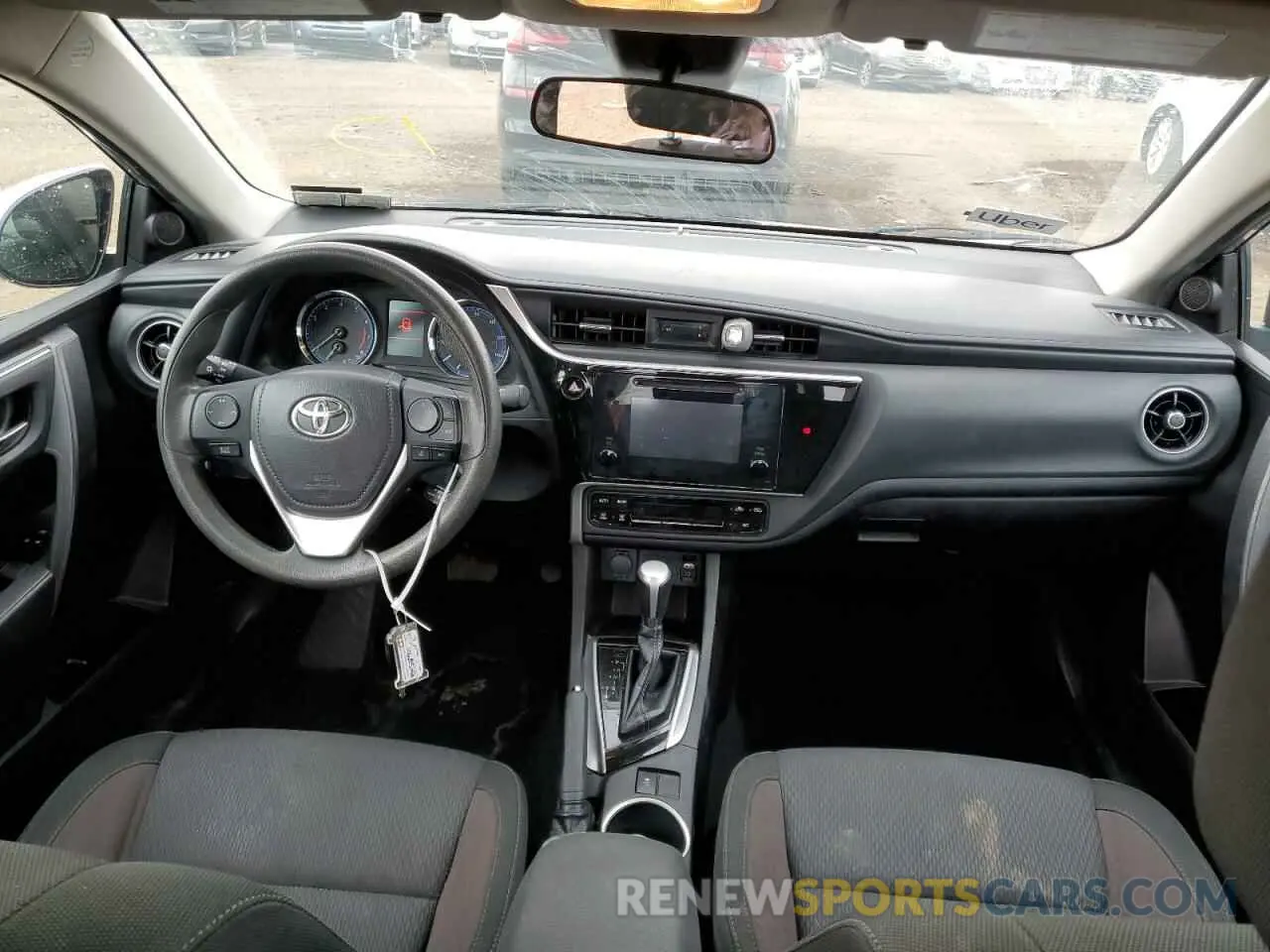 8 fotografías del automóvil dañado 5YFBURHEXKP939392 TOYOTA COROLLA 2019