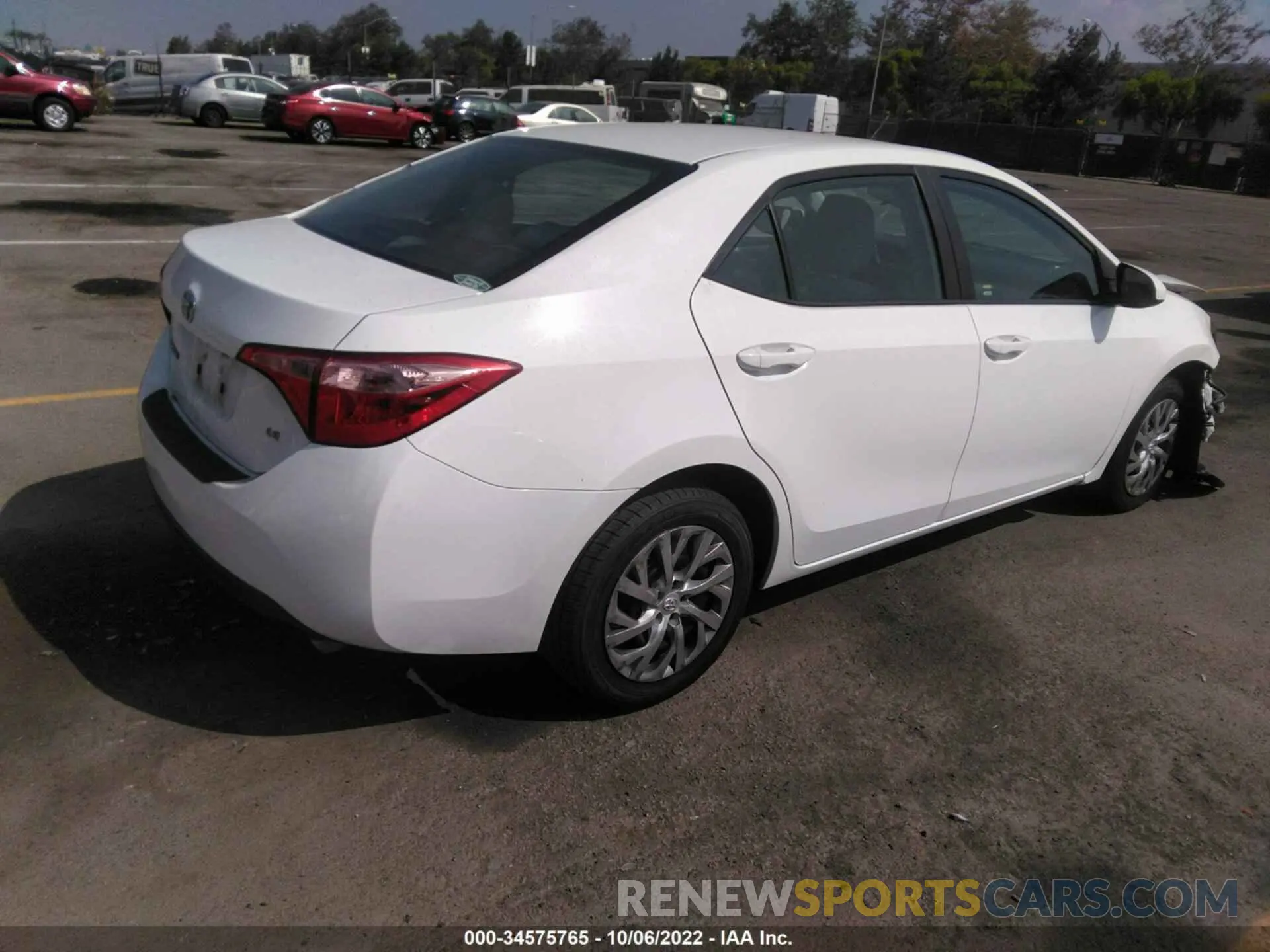 4 fotografías del automóvil dañado 5YFBURHEXKP943703 TOYOTA COROLLA 2019
