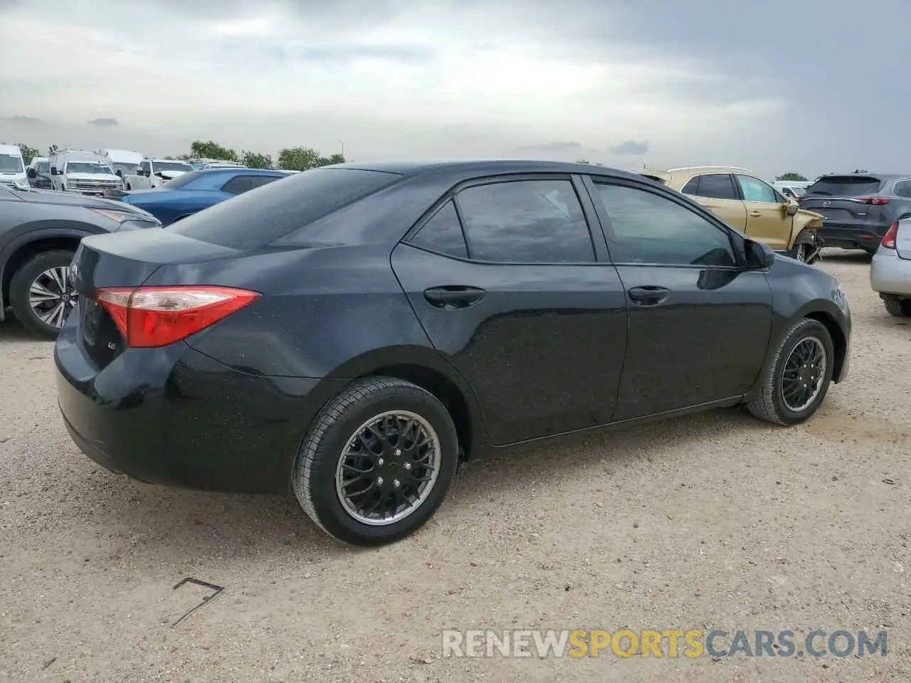 3 fotografías del automóvil dañado 5YFBURHEXKP947119 TOYOTA COROLLA 2019