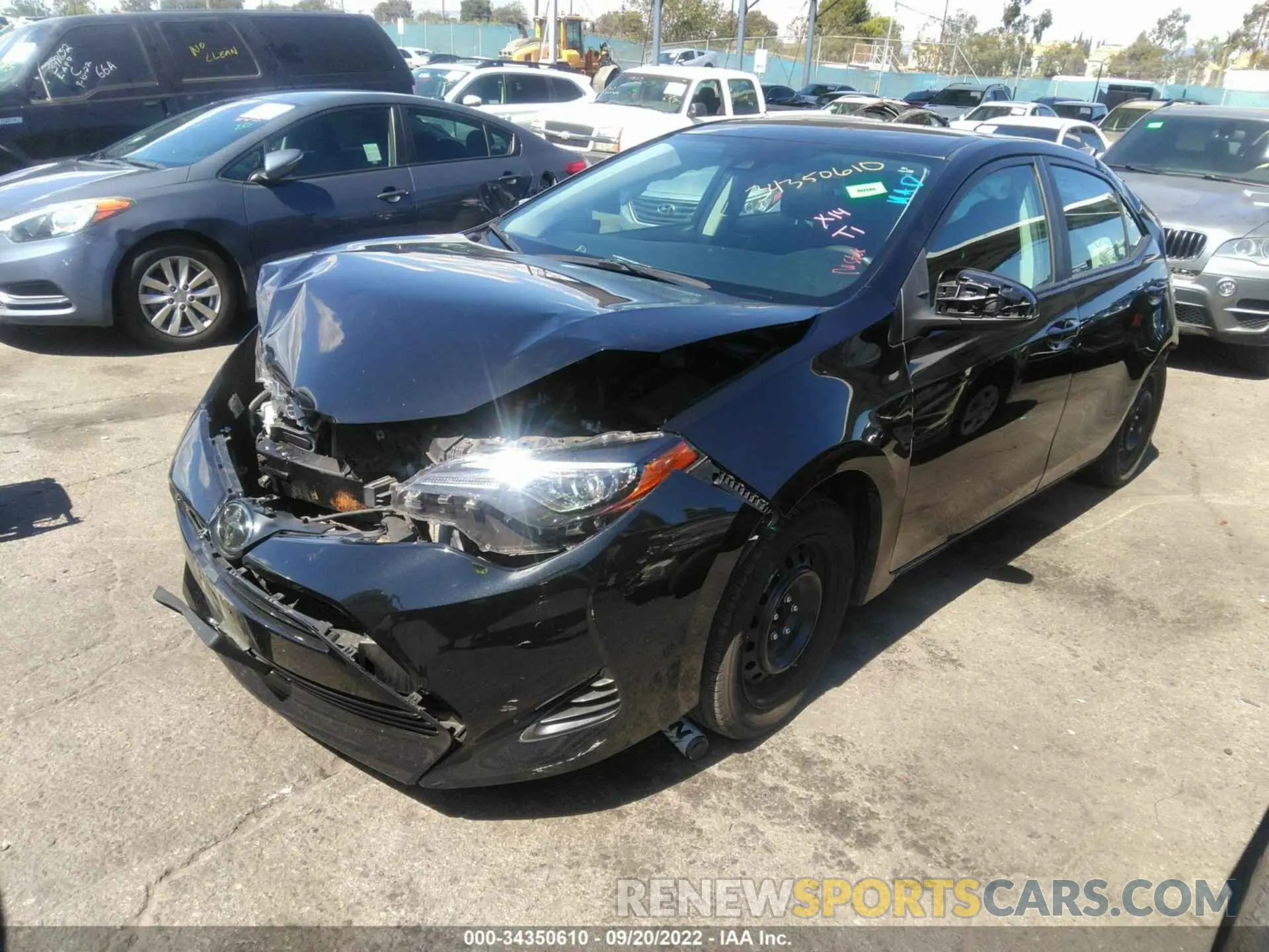 2 fotografías del automóvil dañado 5YFBURHEXKP949811 TOYOTA COROLLA 2019