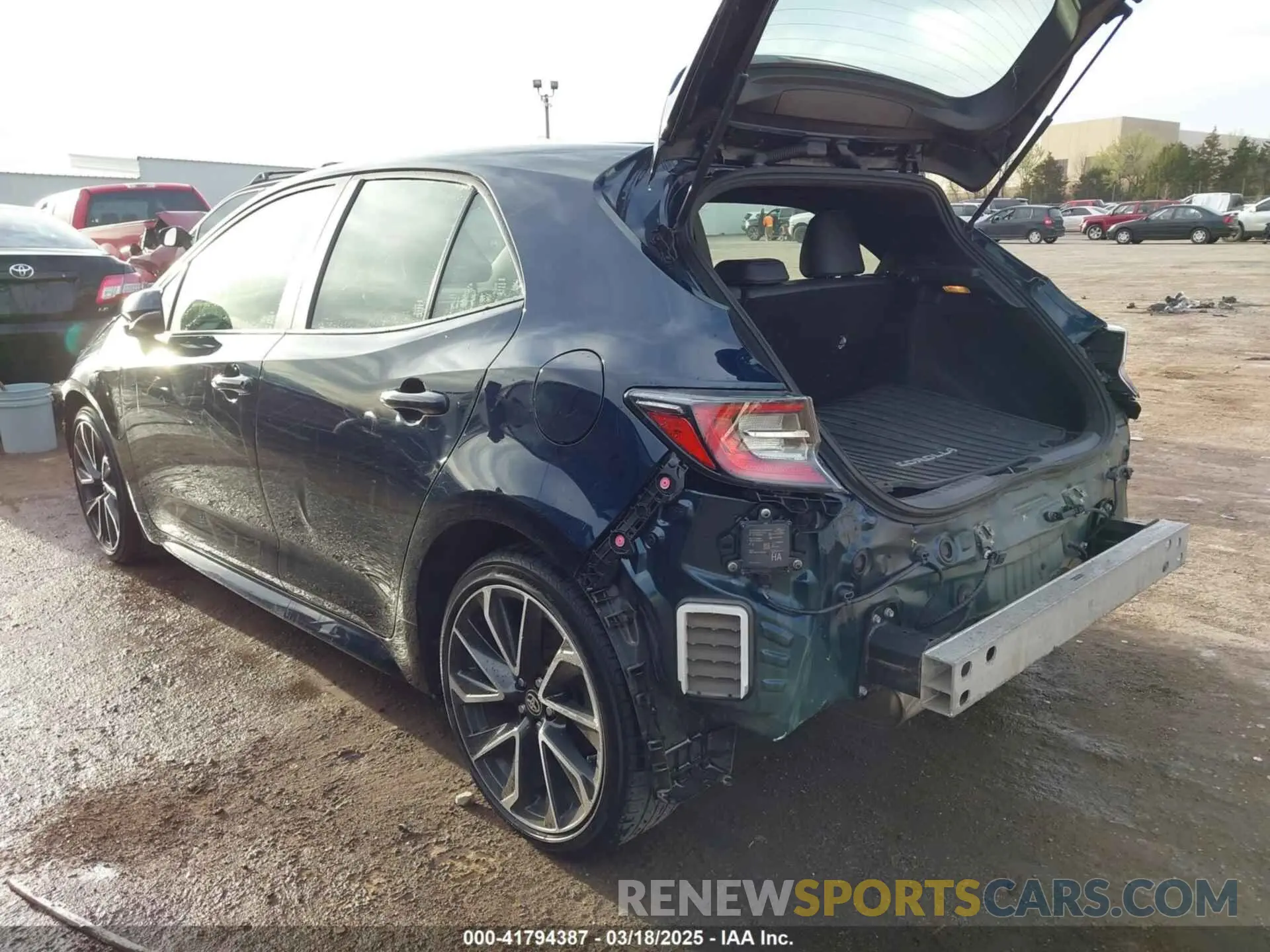 3 fotografías del automóvil dañado JTNK4RBE0K3020711 TOYOTA COROLLA 2019