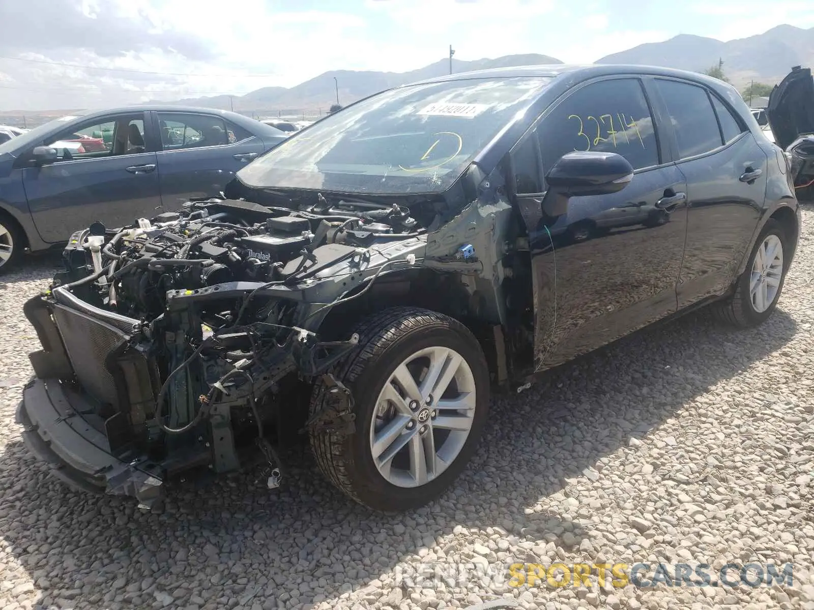 2 fotografías del automóvil dañado JTNK4RBE0K3026847 TOYOTA COROLLA 2019