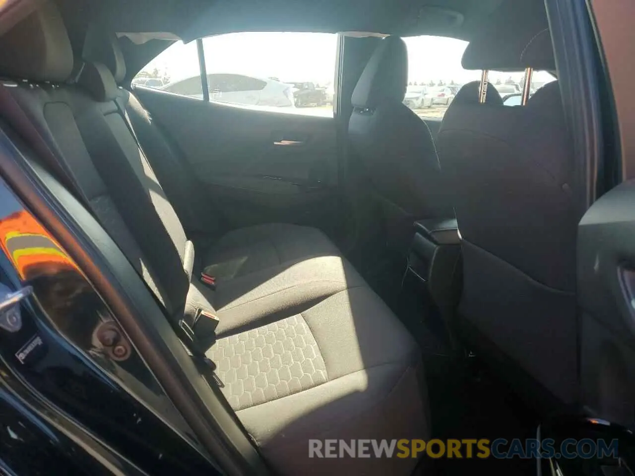 10 fotografías del automóvil dañado JTNK4RBE0K3039582 TOYOTA COROLLA 2019