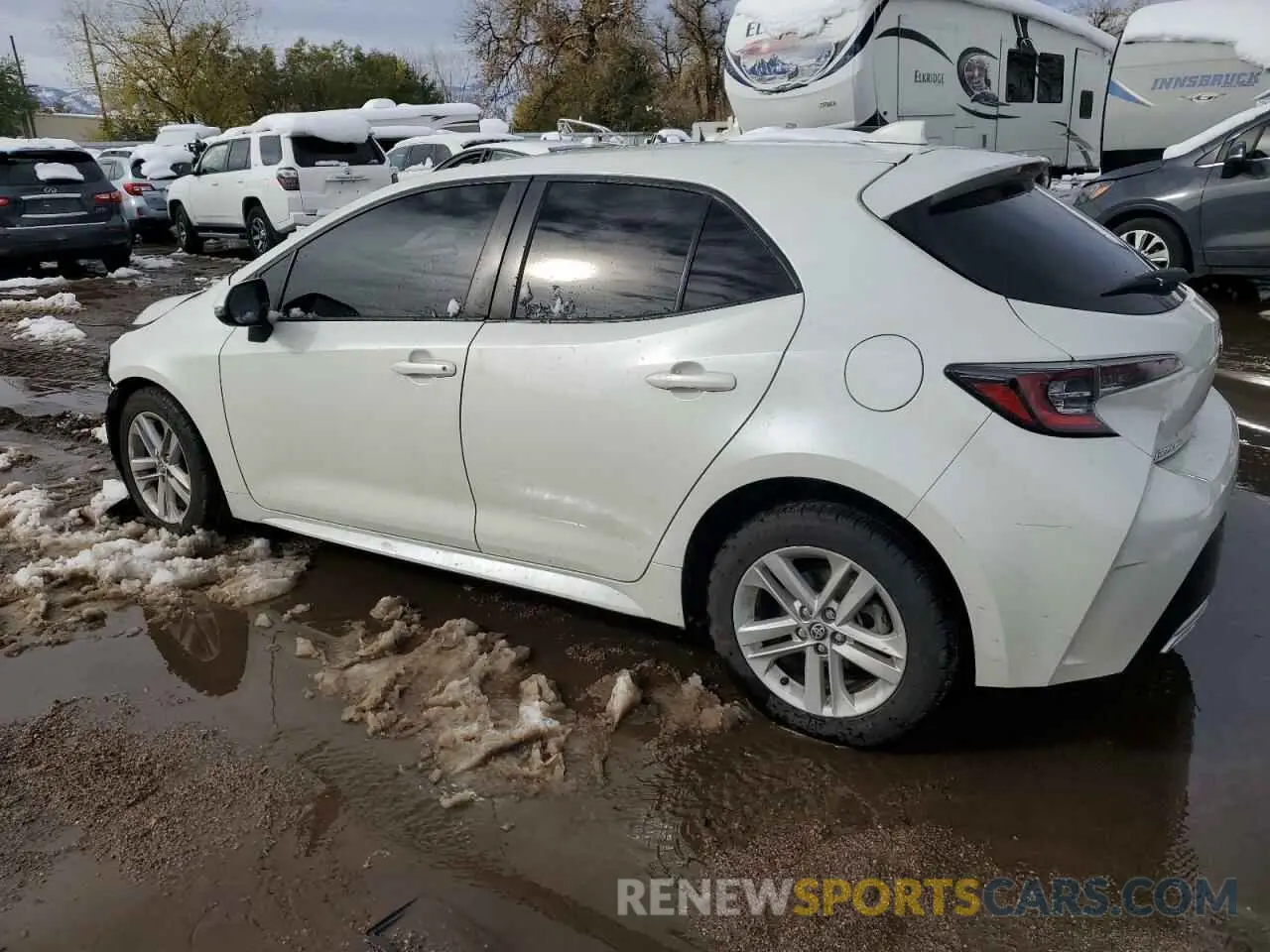 2 fotografías del automóvil dañado JTNK4RBE0K3069374 TOYOTA COROLLA 2019