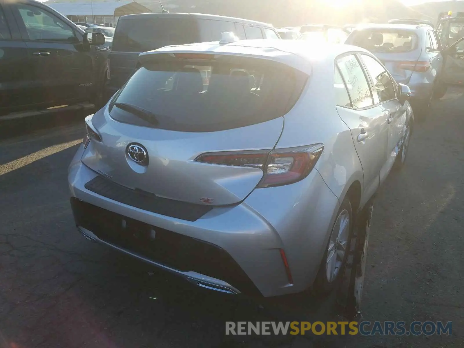 4 fotografías del automóvil dañado JTNK4RBE0K3070699 TOYOTA COROLLA 2019