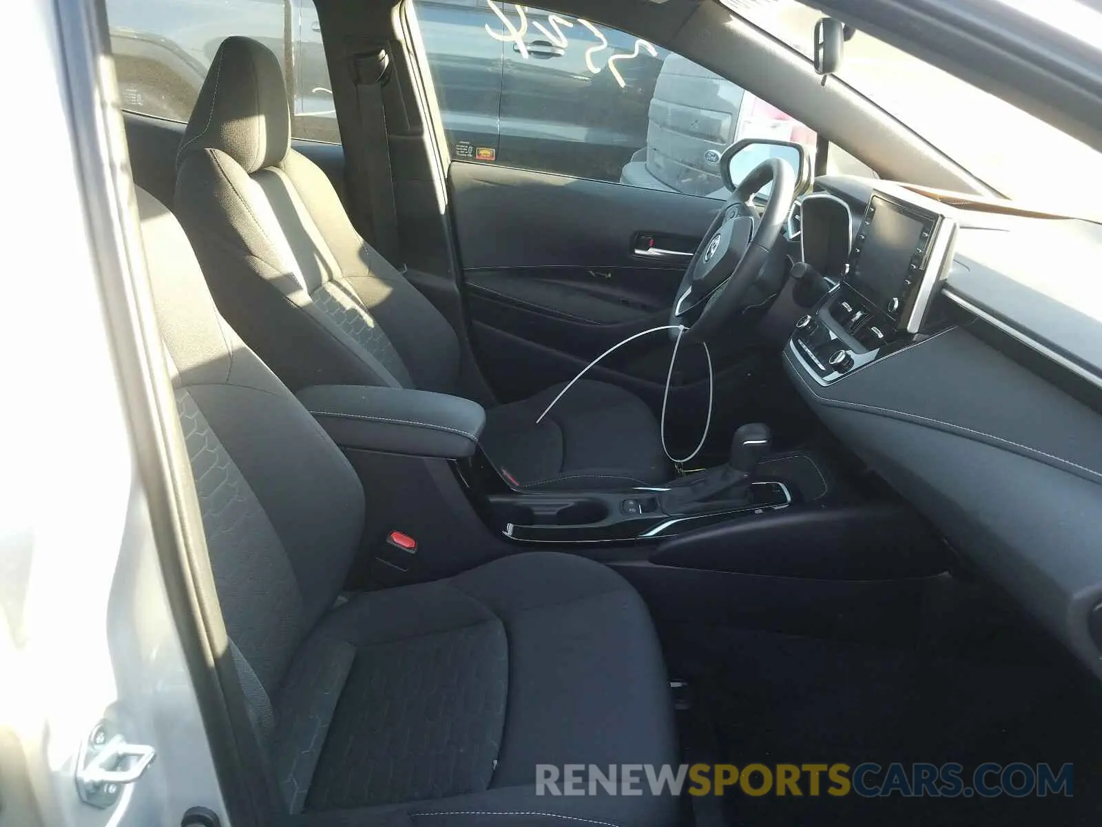 5 fotografías del automóvil dañado JTNK4RBE0K3070699 TOYOTA COROLLA 2019