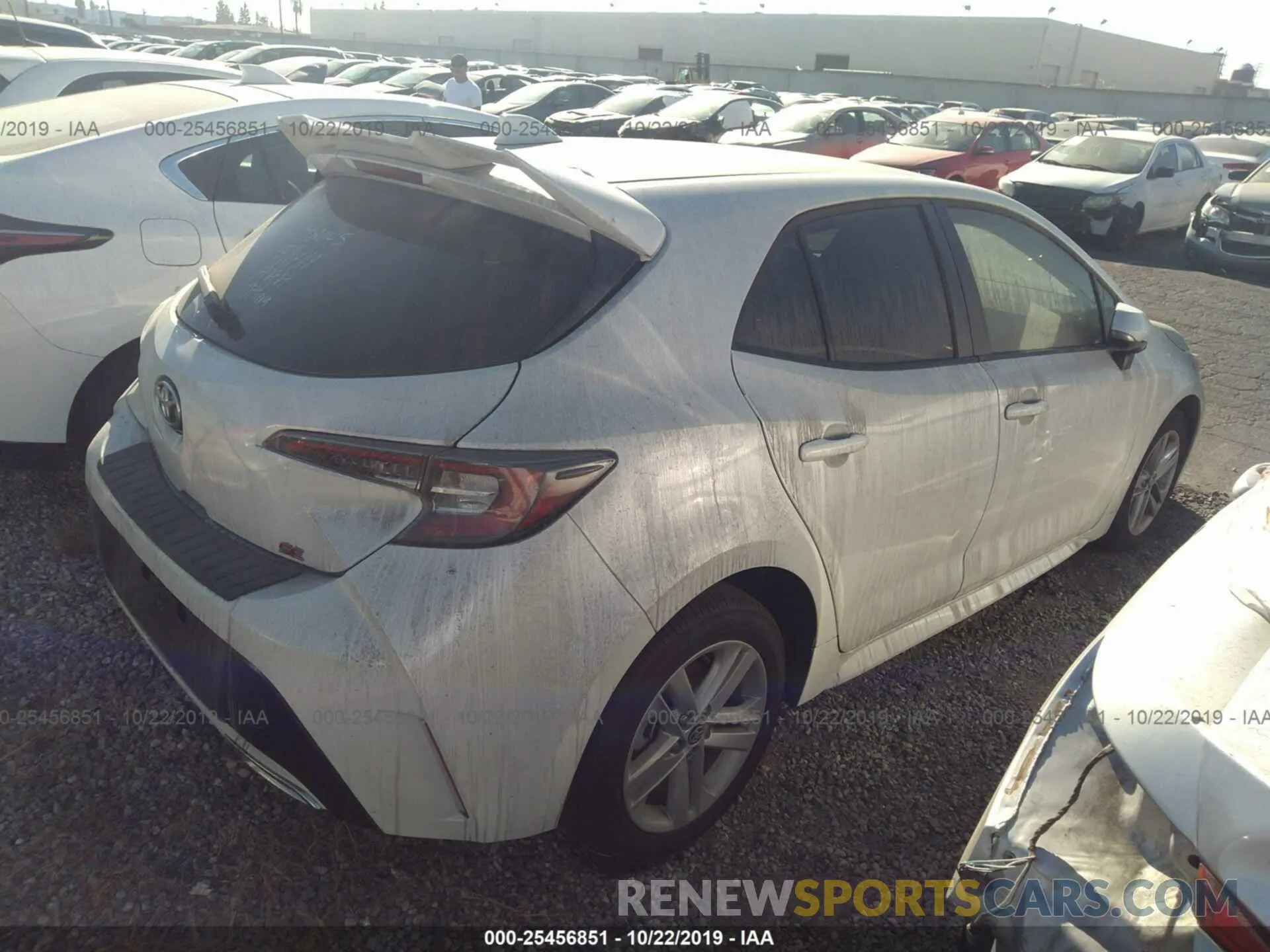 2 fotografías del automóvil dañado JTNK4RBE1K3000645 TOYOTA COROLLA 2019