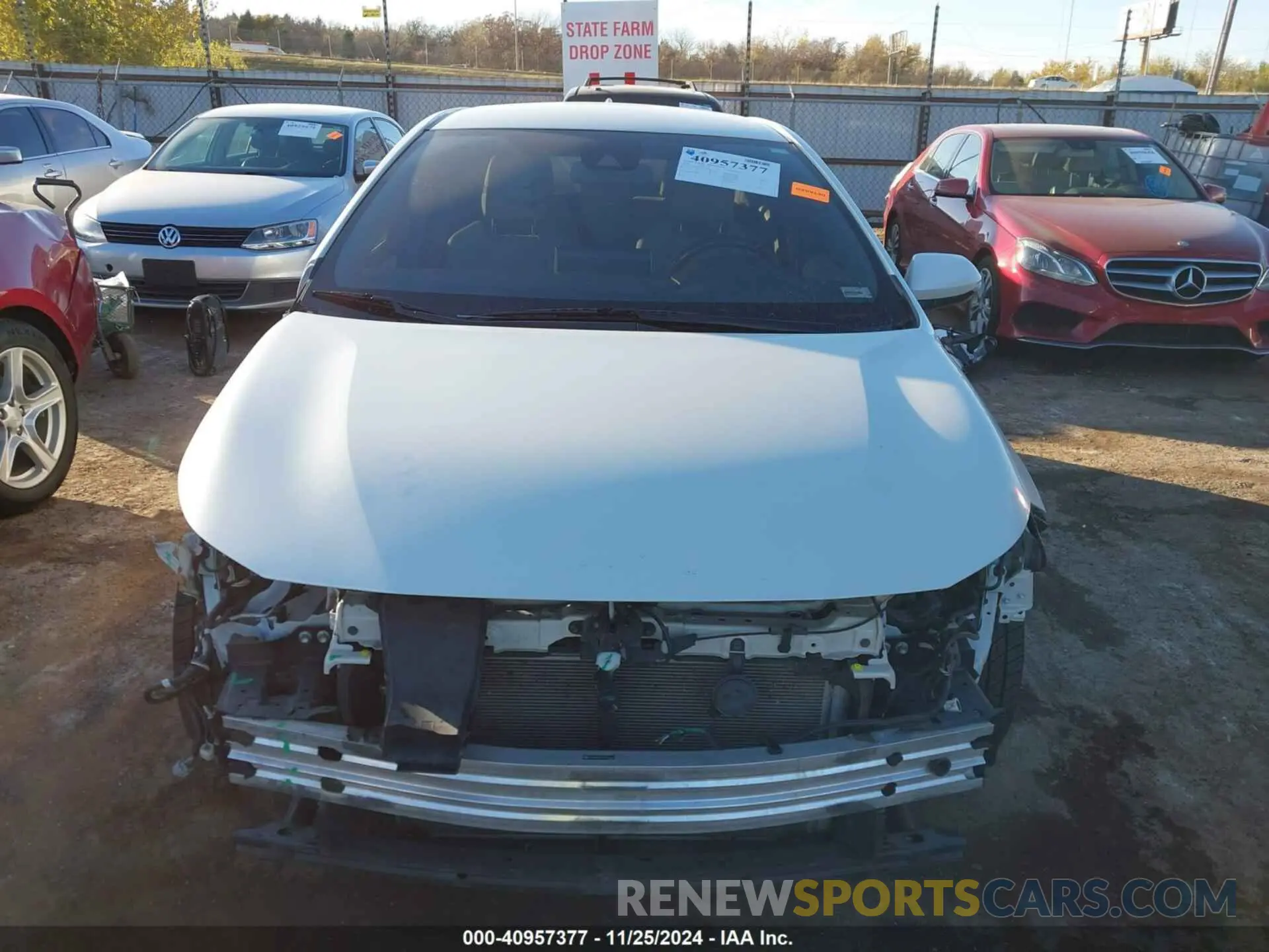 13 fotografías del automóvil dañado JTNK4RBE1K3035606 TOYOTA COROLLA 2019