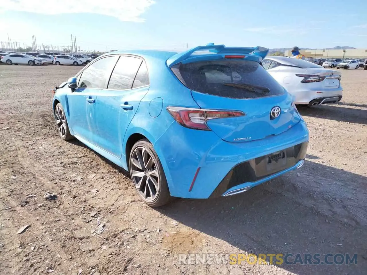 3 fotografías del automóvil dañado JTNK4RBE1K3045679 TOYOTA COROLLA 2019