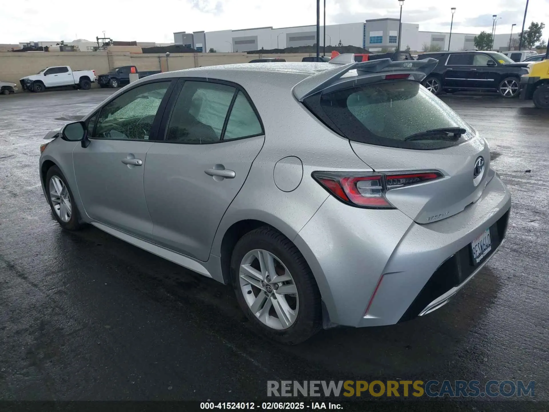 3 fotografías del automóvil dañado JTNK4RBE2K3013338 TOYOTA COROLLA 2019