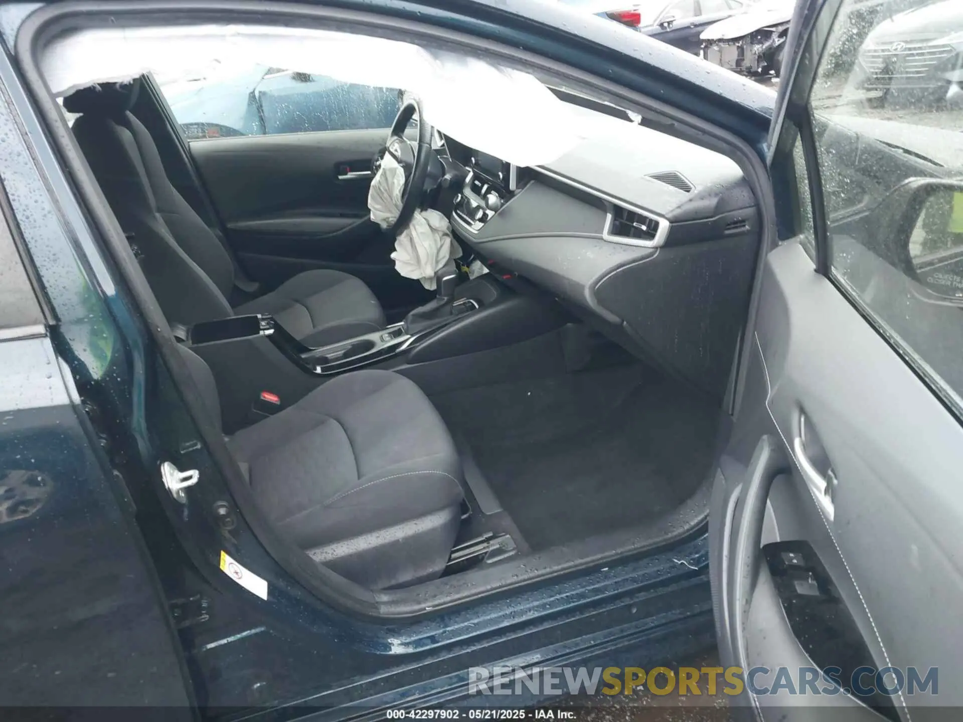 5 fotografías del automóvil dañado JTNK4RBE2K3049966 TOYOTA COROLLA 2019