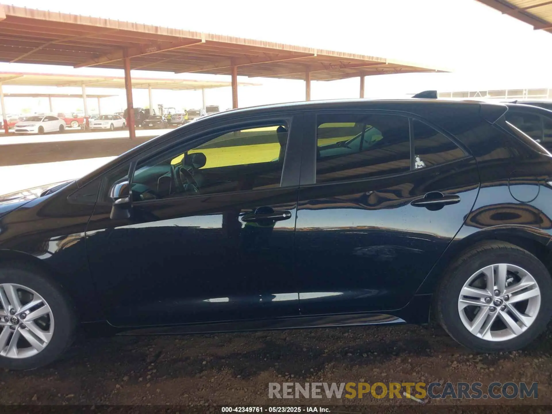 14 fotografías del automóvil dañado JTNK4RBE2K3060434 TOYOTA COROLLA 2019