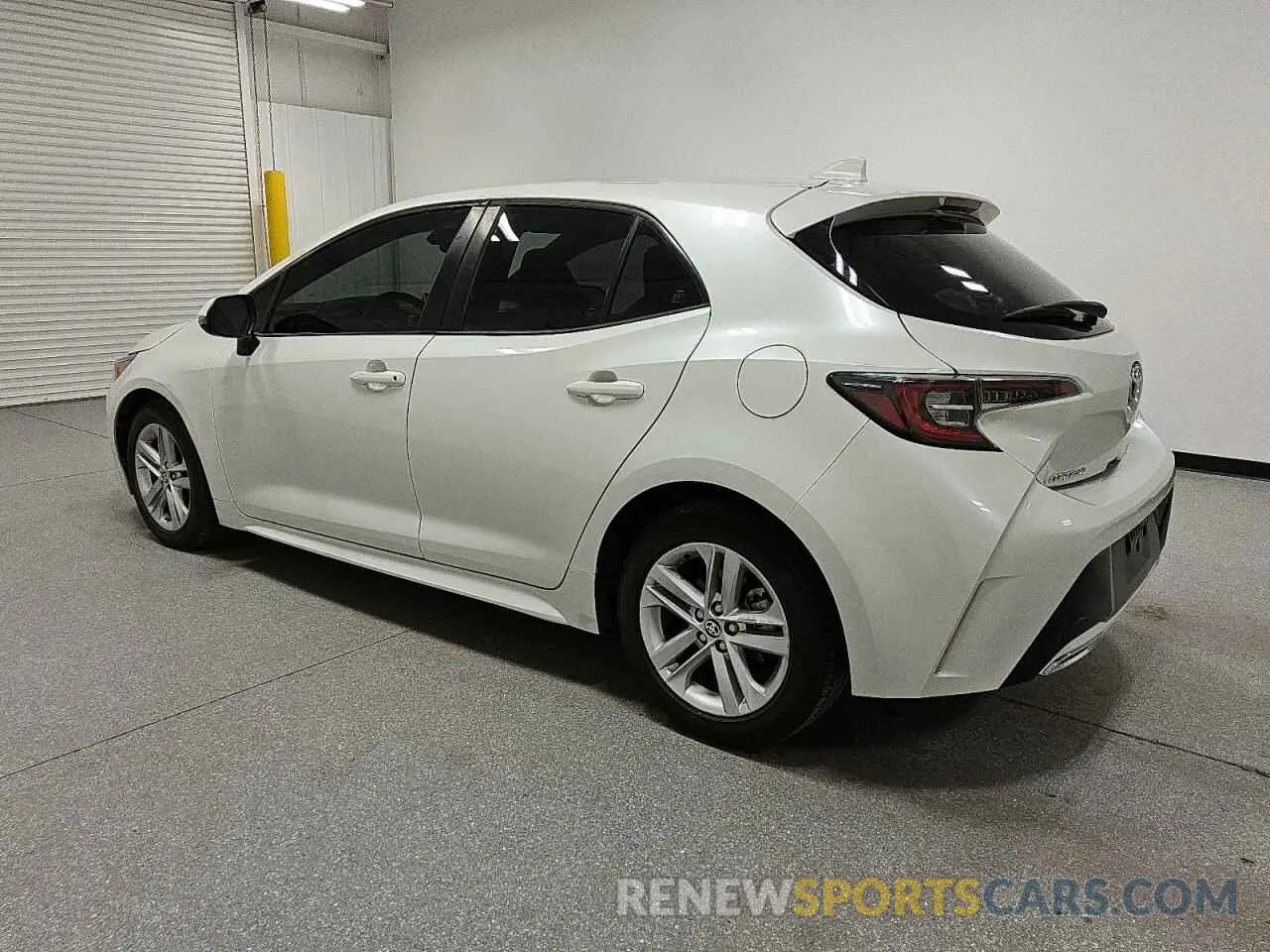 2 fotografías del automóvil dañado JTNK4RBE2K3064385 TOYOTA COROLLA 2019
