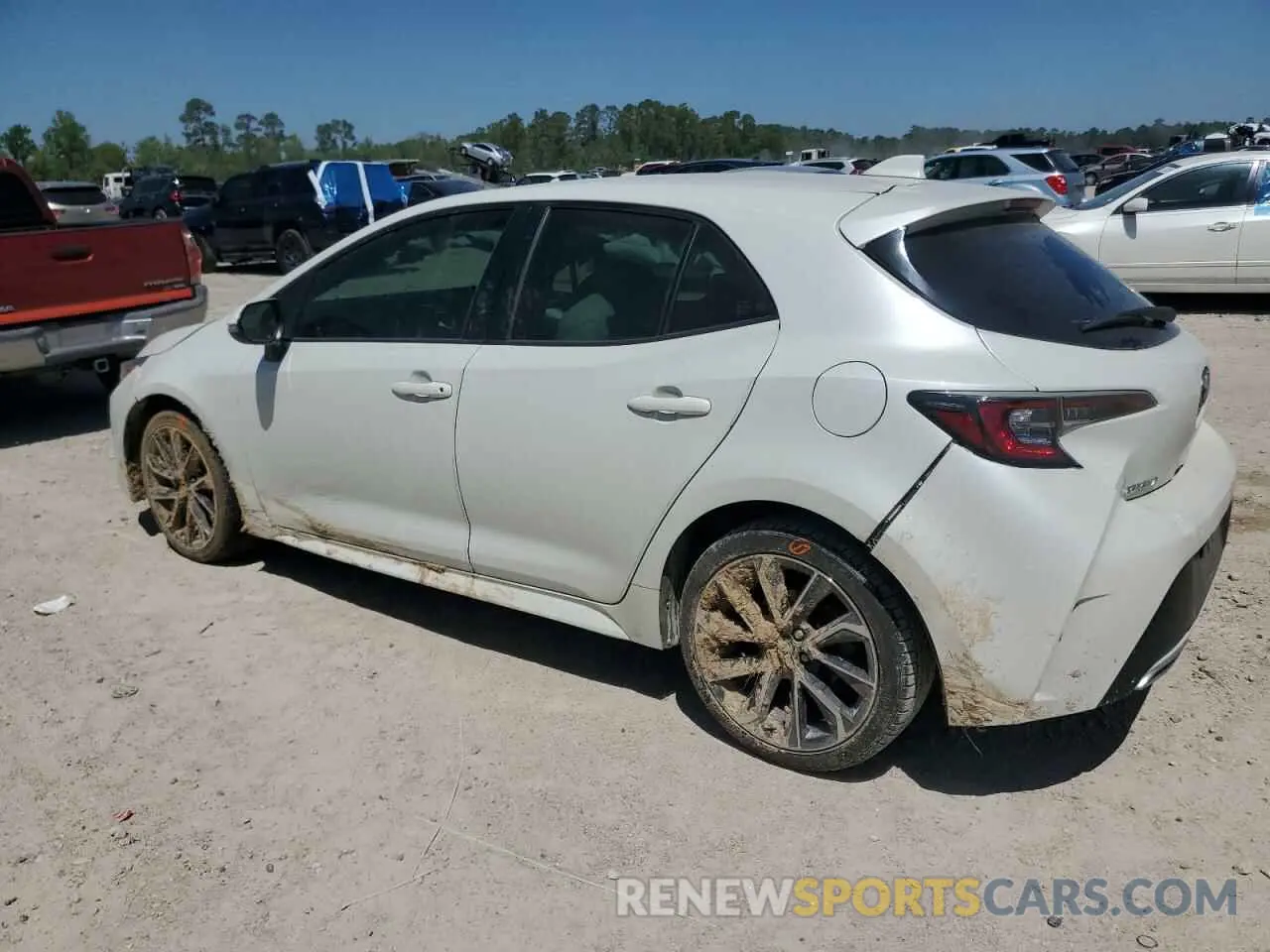 2 fotografías del automóvil dañado JTNK4RBE3K3017642 TOYOTA COROLLA 2019