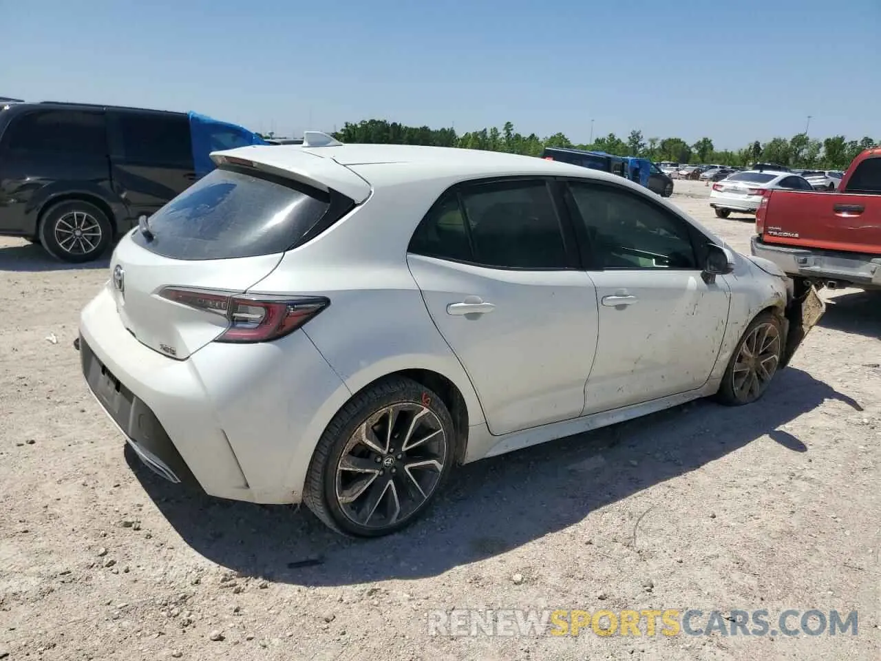 3 fotografías del automóvil dañado JTNK4RBE3K3017642 TOYOTA COROLLA 2019