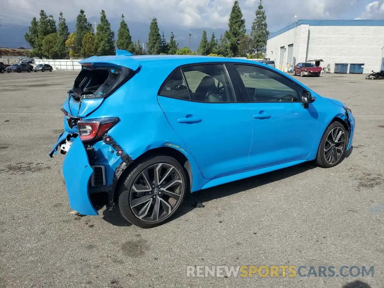 3 fotografías del automóvil dañado JTNK4RBE3K3025188 TOYOTA COROLLA 2019