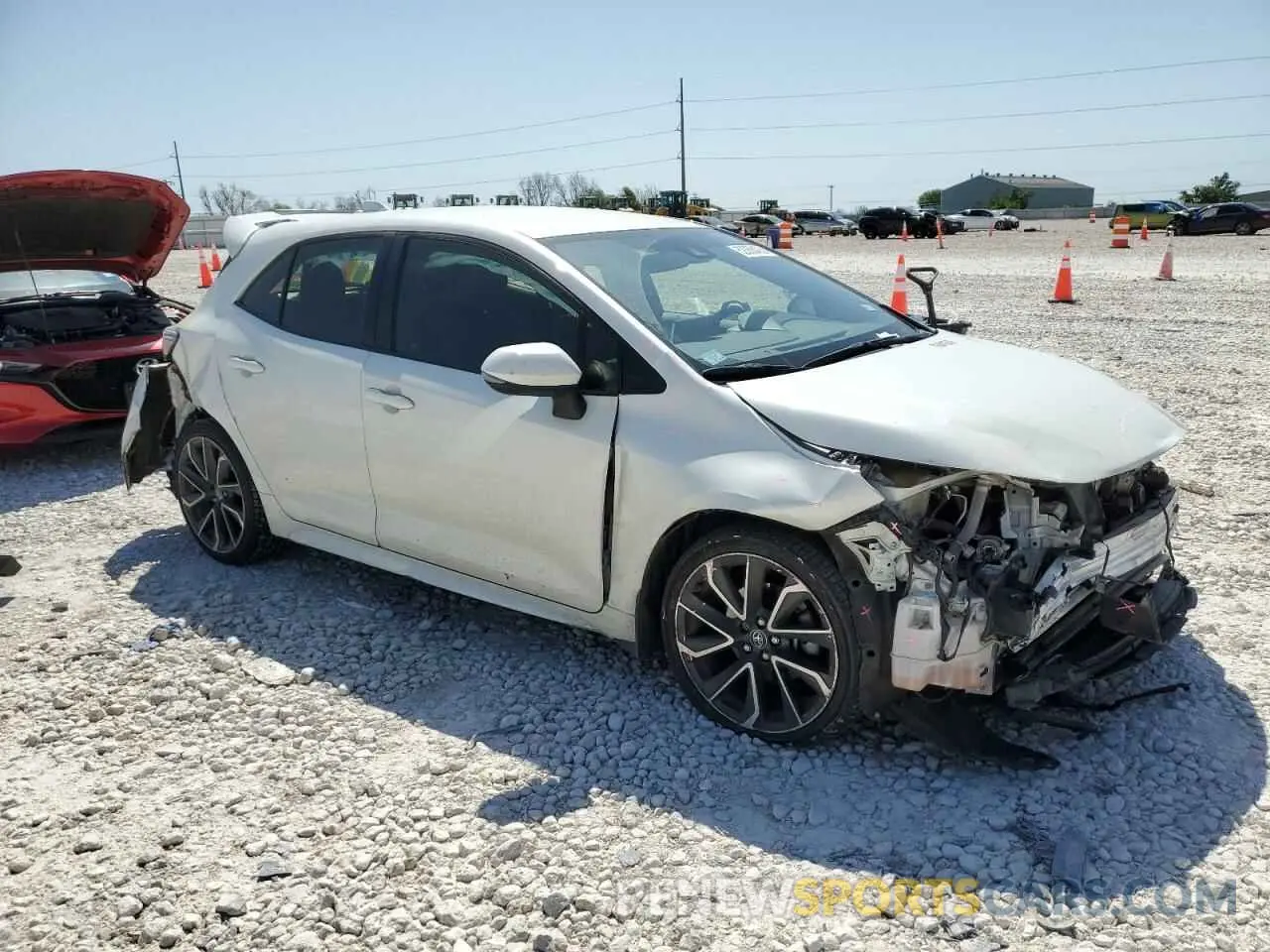 4 fotografías del automóvil dañado JTNK4RBE3K3054769 TOYOTA COROLLA 2019