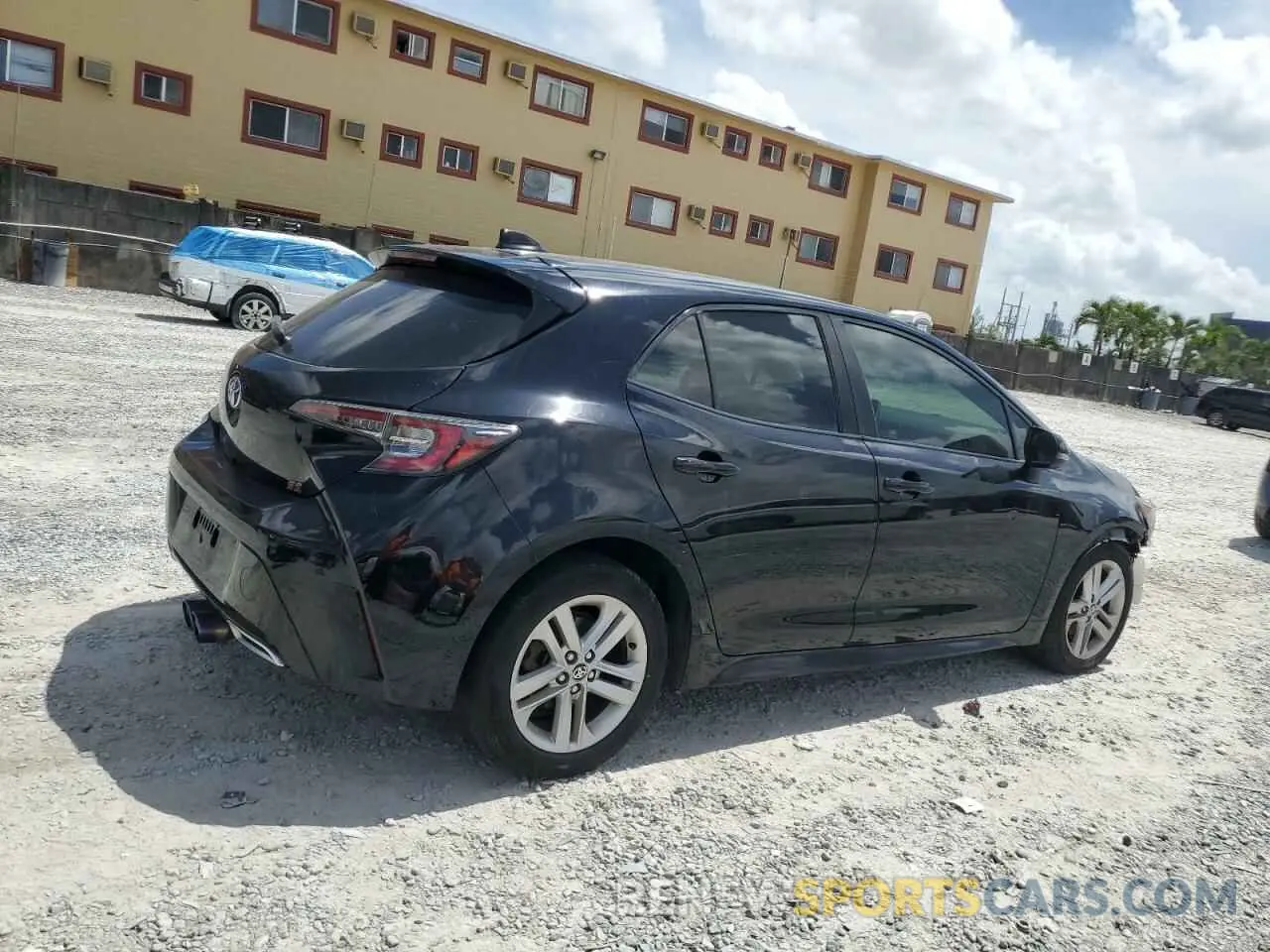 3 fotografías del automóvil dañado JTNK4RBE3K3064413 TOYOTA COROLLA 2019
