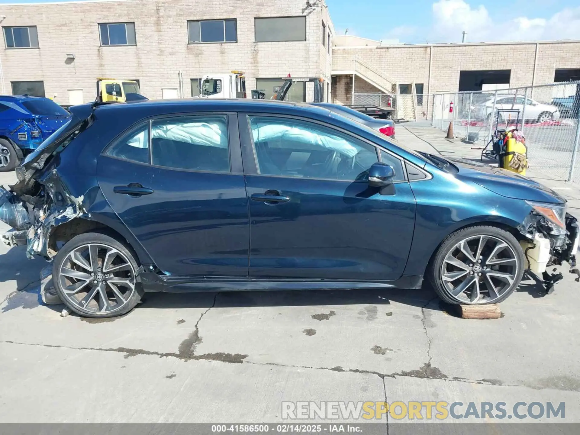 13 fotografías del automóvil dañado JTNK4RBE4K3004379 TOYOTA COROLLA 2019