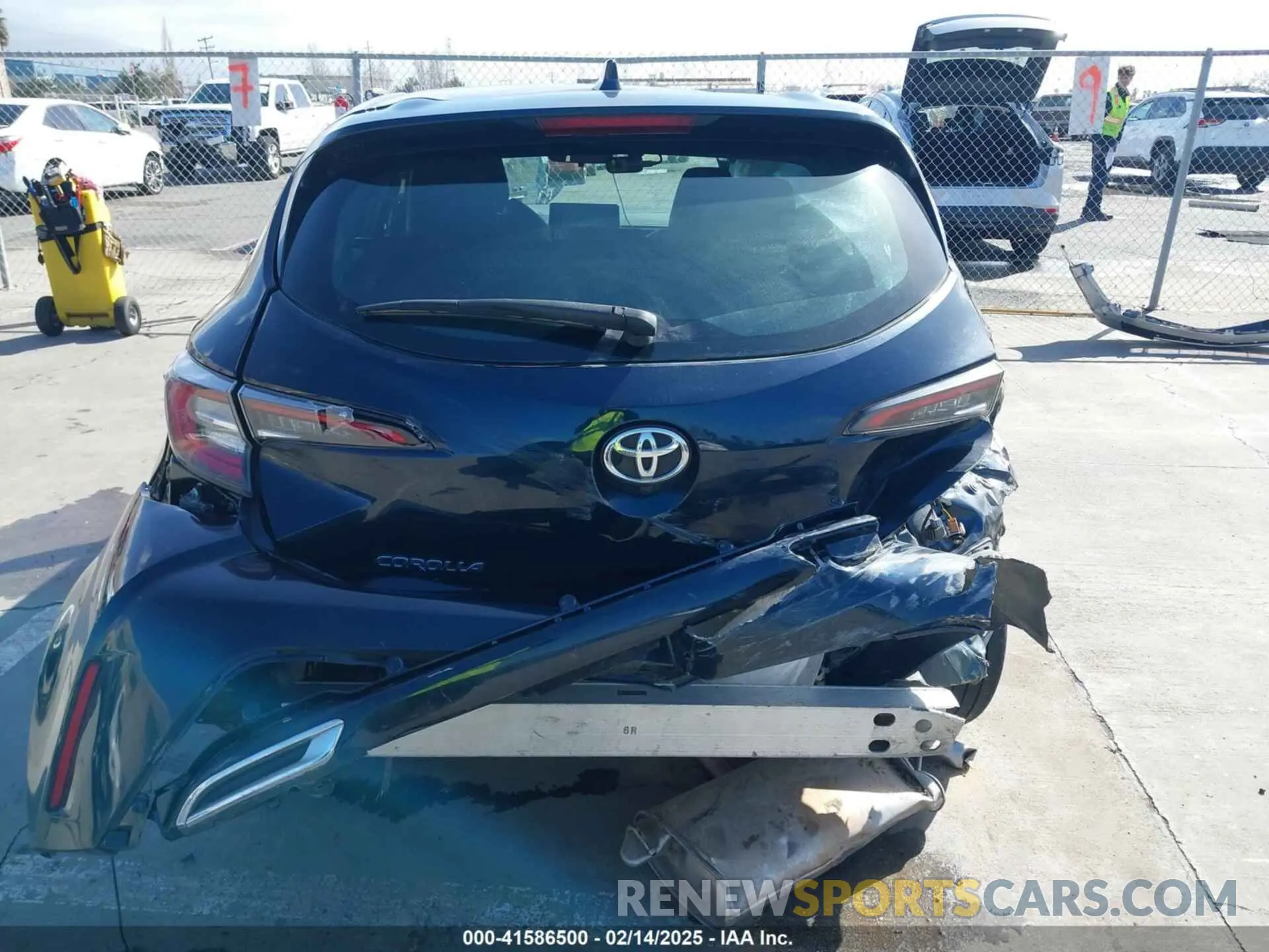 16 fotografías del automóvil dañado JTNK4RBE4K3004379 TOYOTA COROLLA 2019