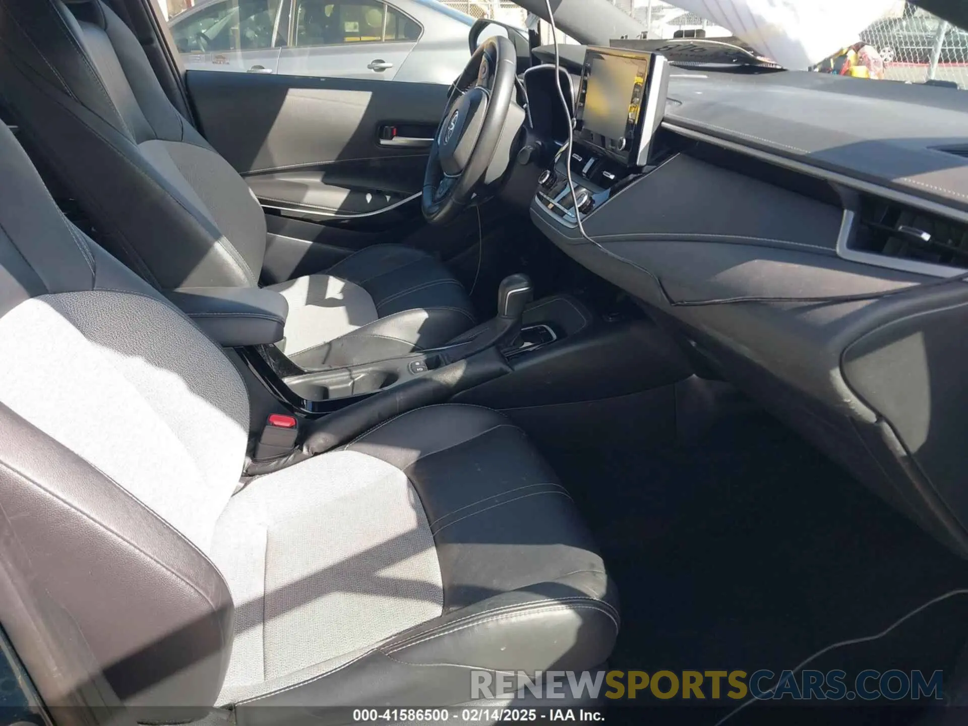5 fotografías del automóvil dañado JTNK4RBE4K3004379 TOYOTA COROLLA 2019