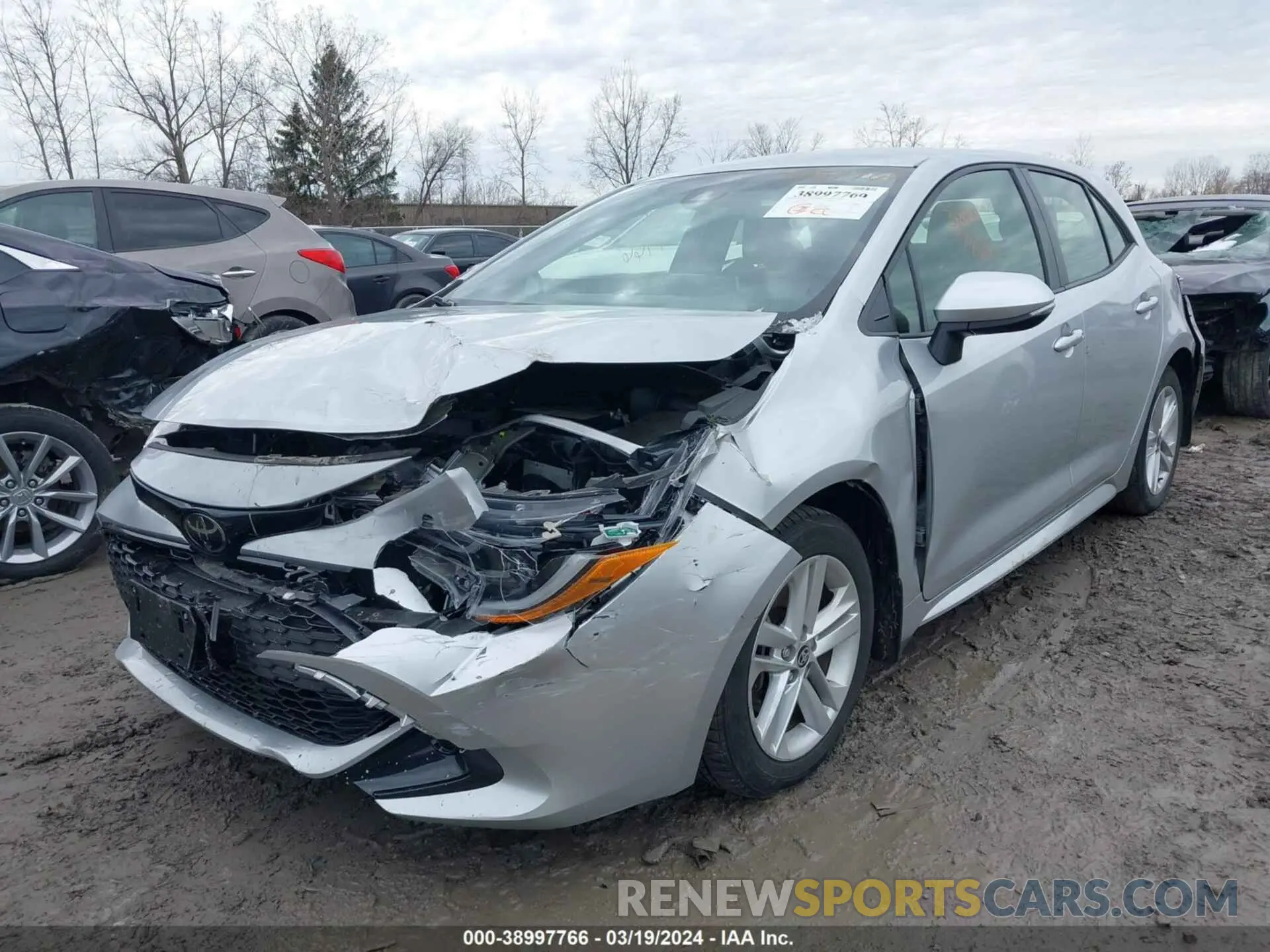 2 fotografías del automóvil dañado JTNK4RBE4K3017598 TOYOTA COROLLA 2019