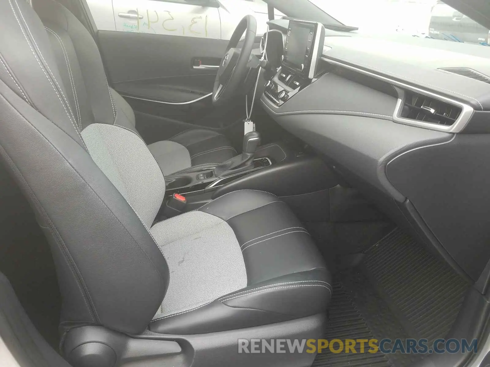 5 fotografías del automóvil dañado JTNK4RBE5K3024141 TOYOTA COROLLA 2019