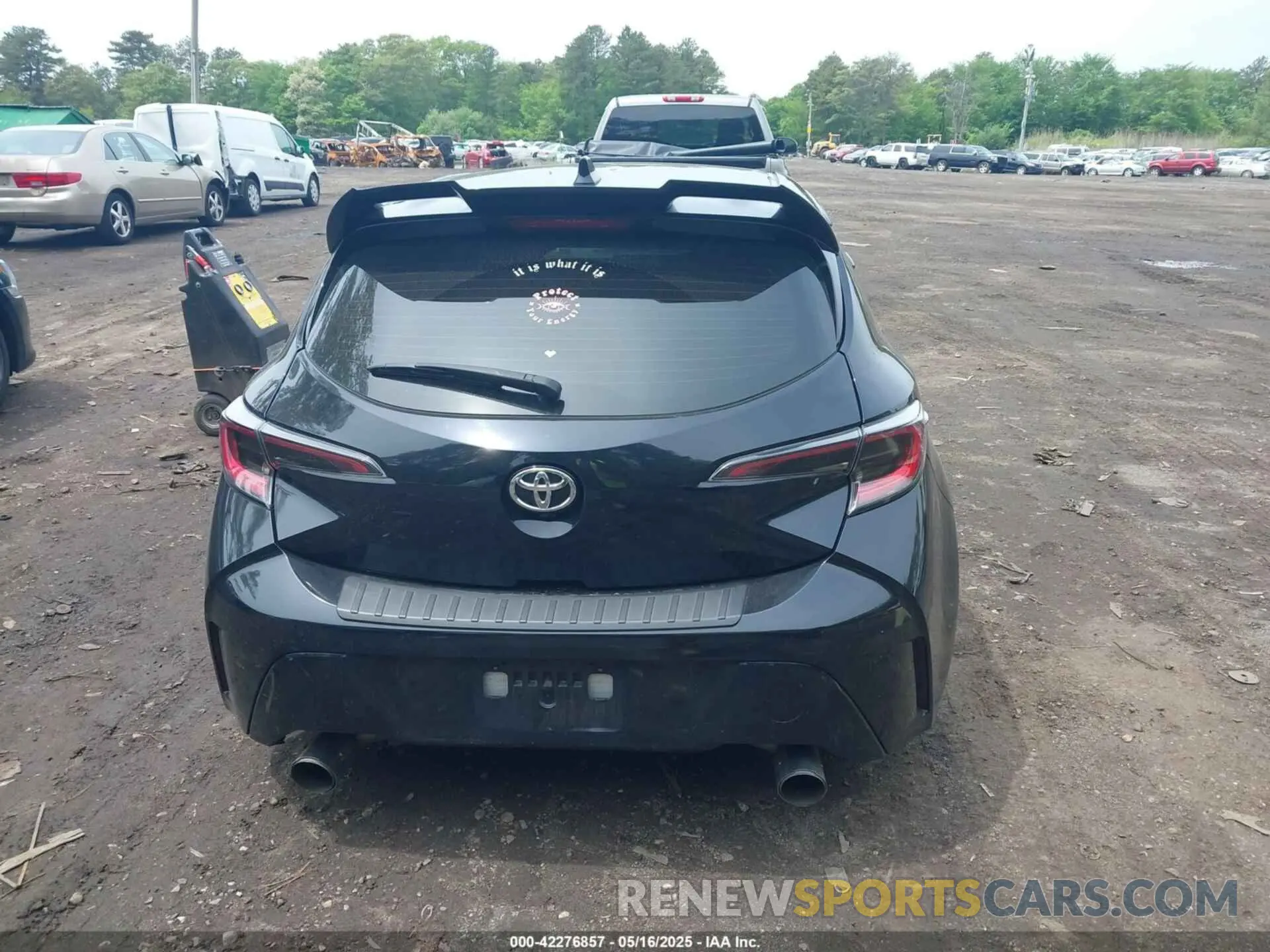 16 fotografías del automóvil dañado JTNK4RBE5K3053574 TOYOTA COROLLA 2019