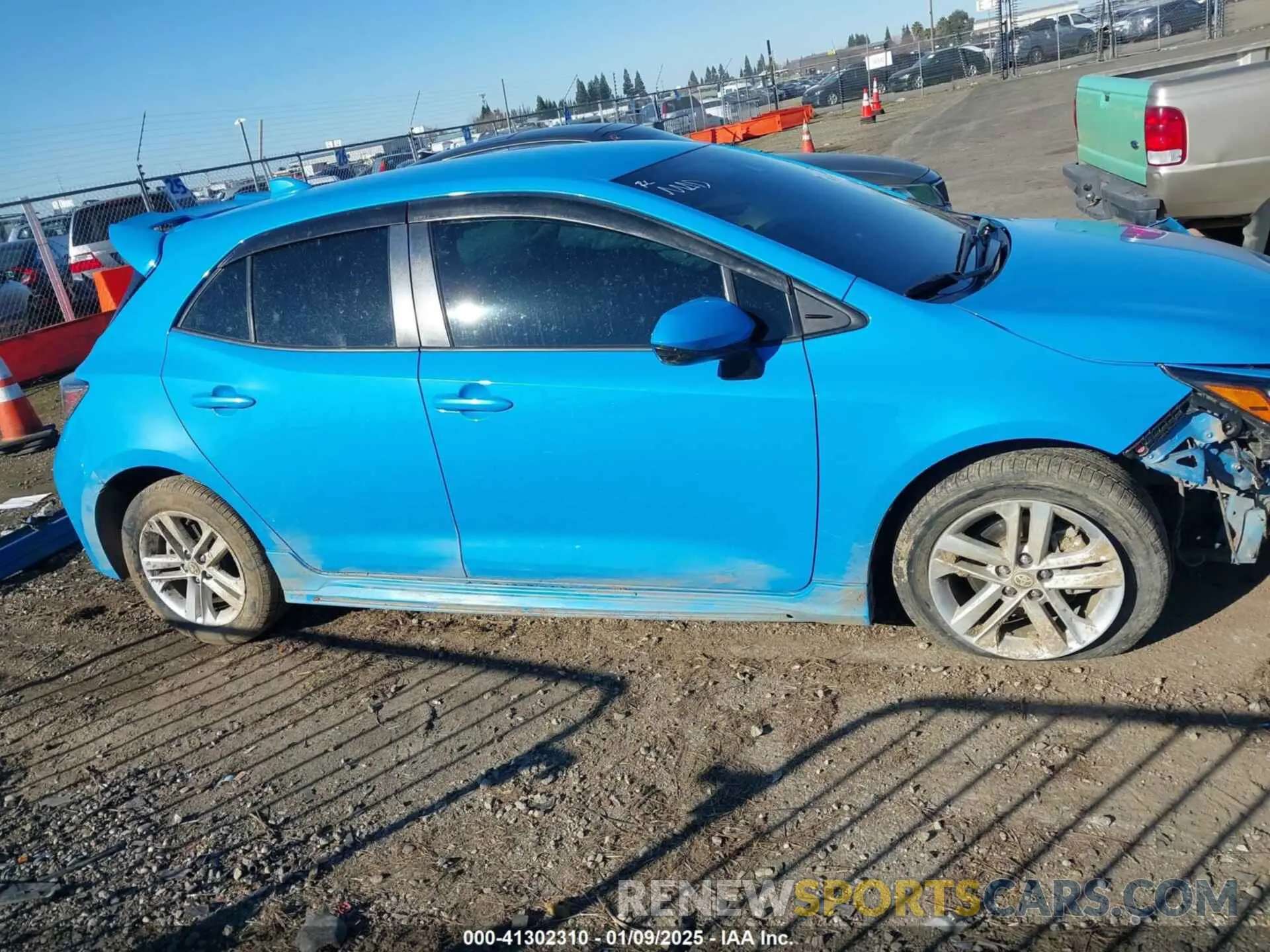 13 fotografías del automóvil dañado JTNK4RBE5K3061447 TOYOTA COROLLA 2019