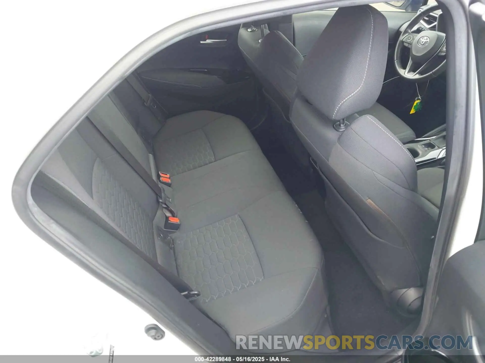 8 fotografías del automóvil dañado JTNK4RBE7K3056072 TOYOTA COROLLA 2019