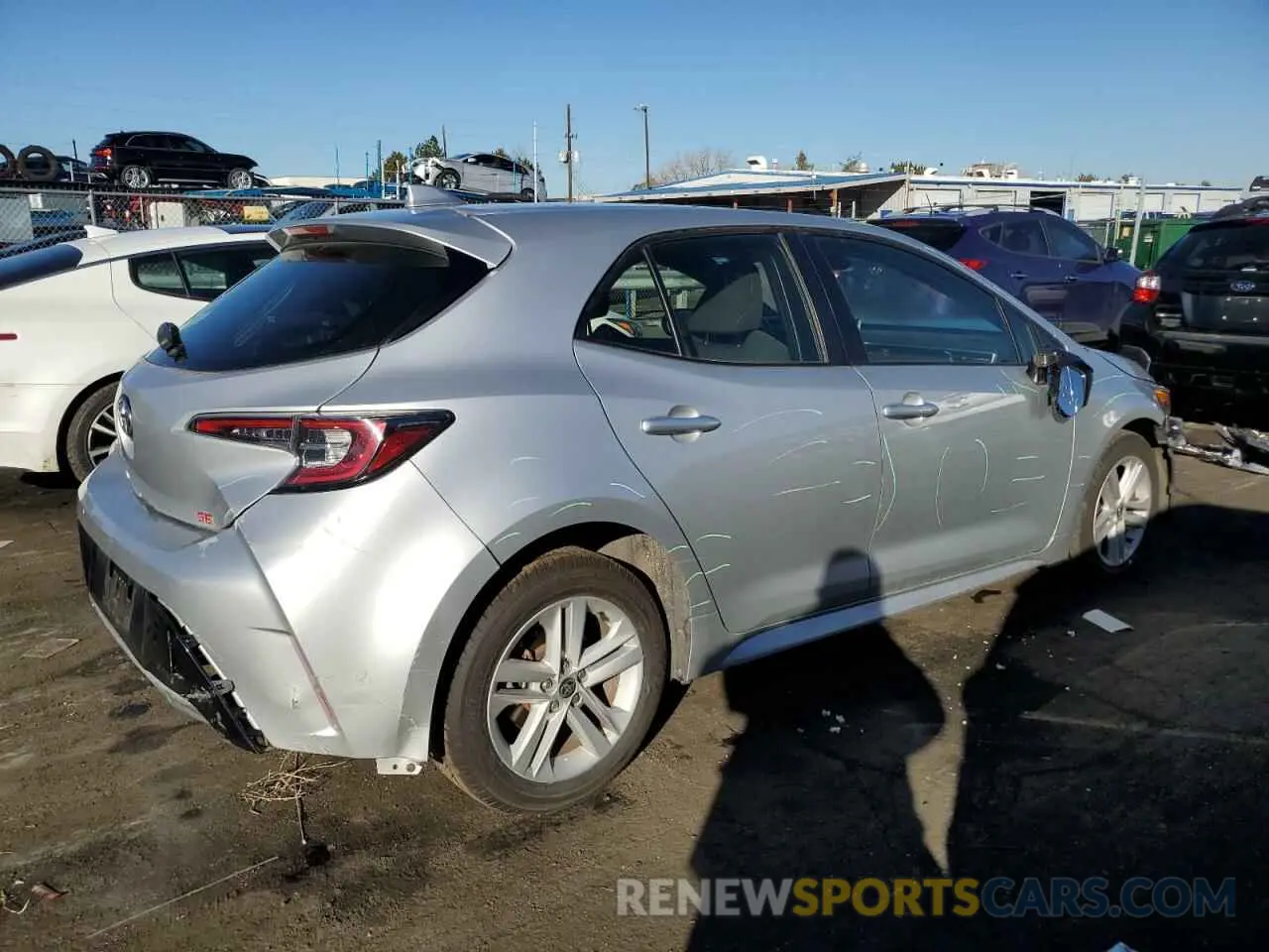3 fotografías del automóvil dañado JTNK4RBE8K3011089 TOYOTA COROLLA 2019