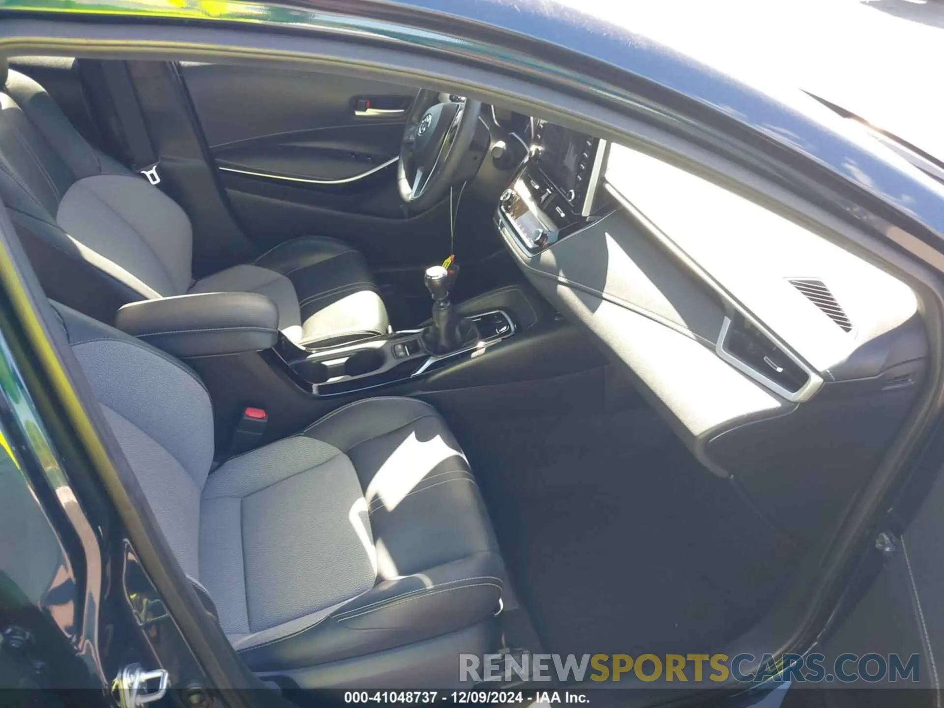5 fotografías del automóvil dañado JTNK4RBE8K3035926 TOYOTA COROLLA 2019
